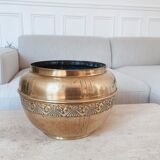 Brass pot cache