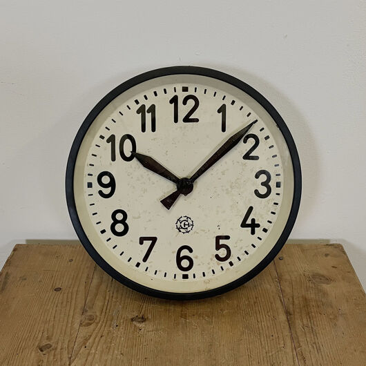 DISCOVER OUR INDUSTRIAL CLOCKS