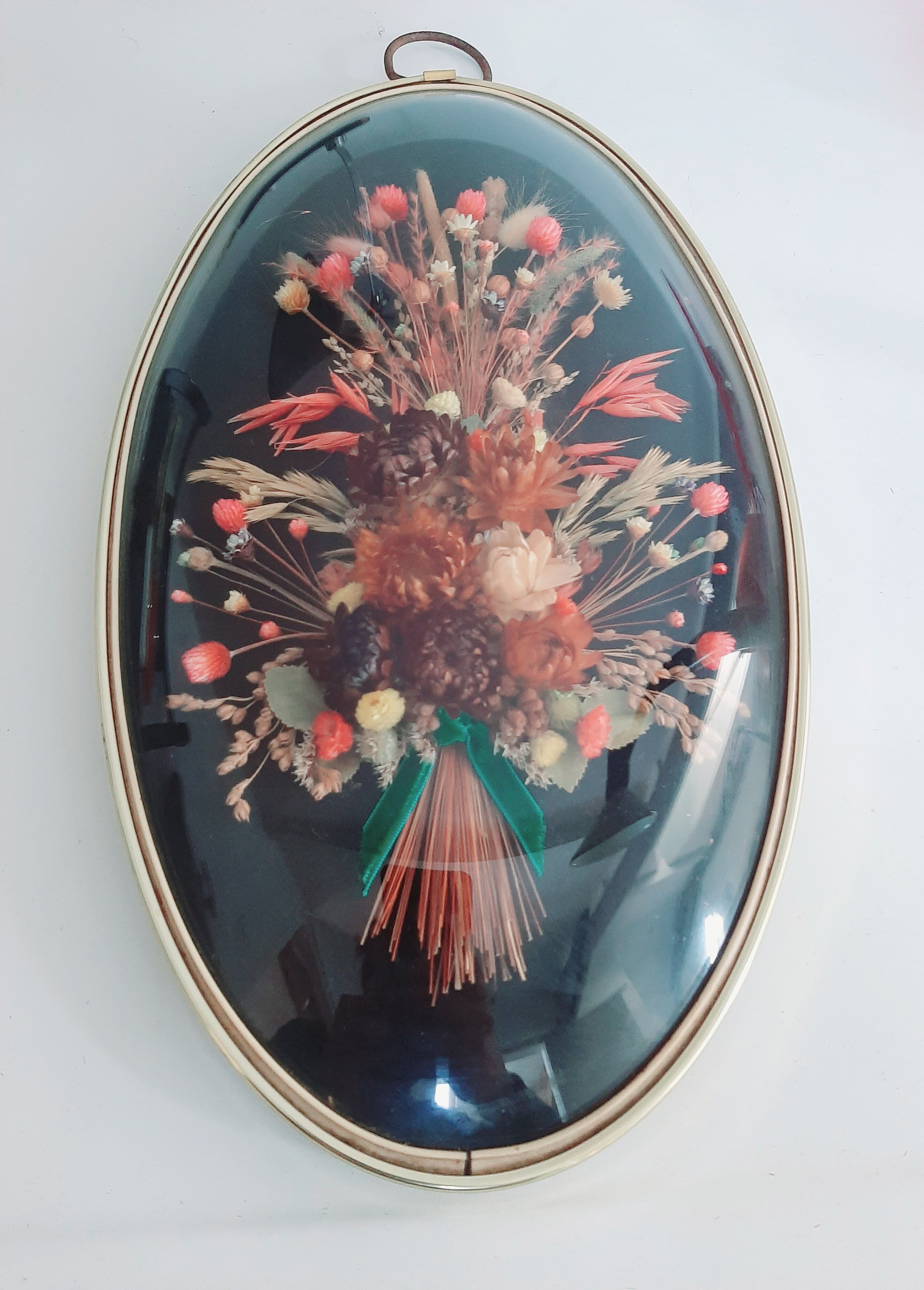 Cadre bombé fleurs séchées