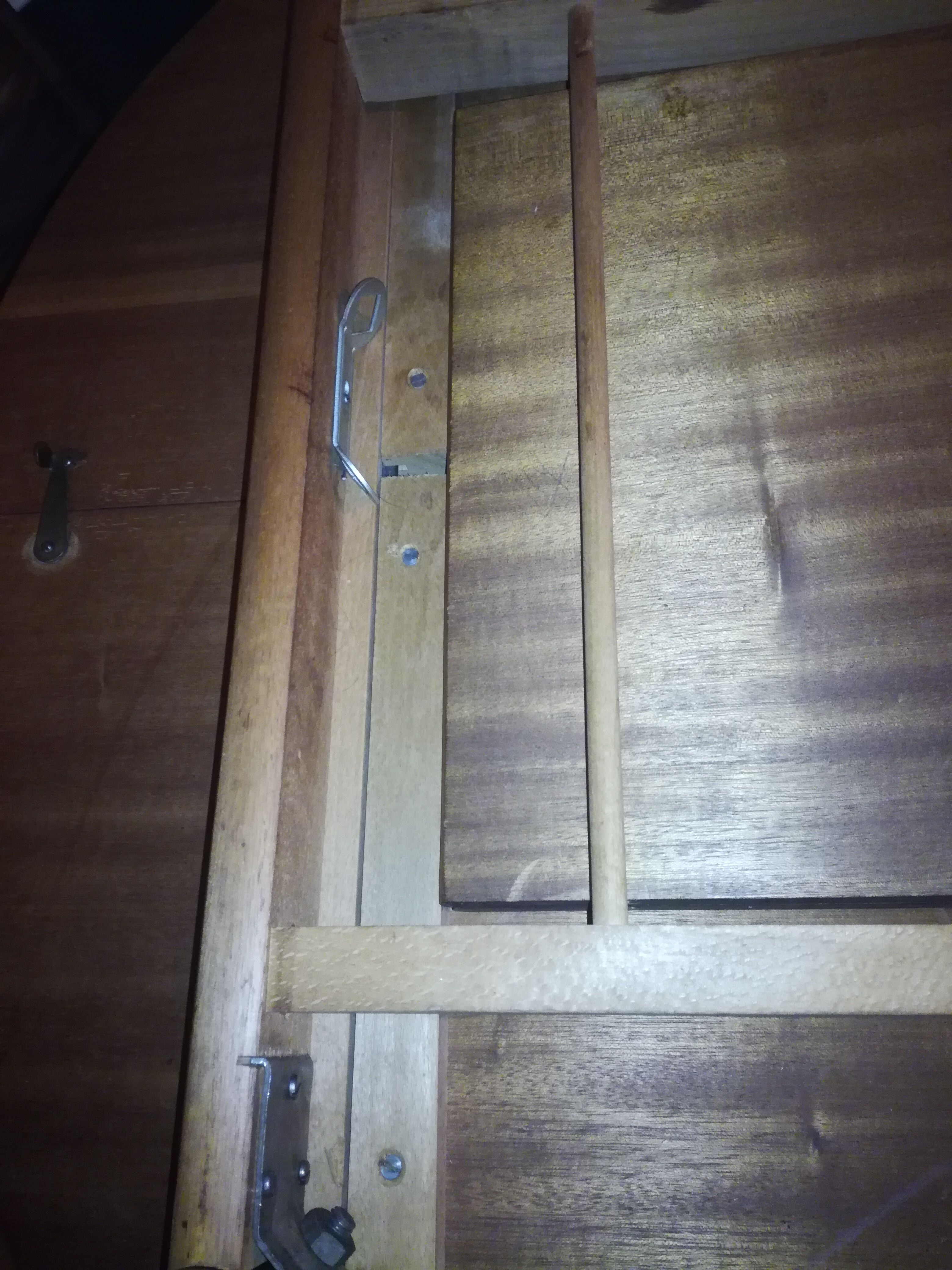 Scandinavian teak roundtable