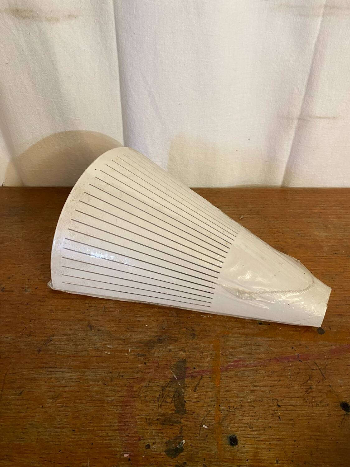 Antique KLYKA white metal wall light