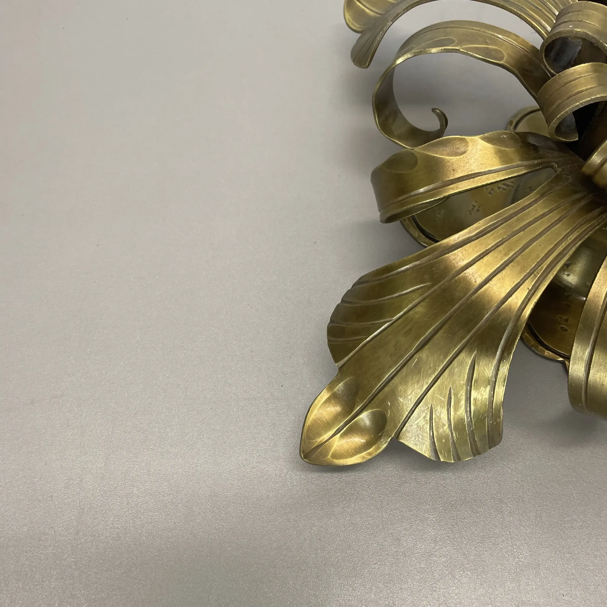 Rare 24 cm Large Theatre Ceiling Light in Gold-Coloured Brass in Florentine Leaf Style, Italy, 1970s