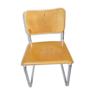 Vintage wooedn chair