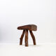 Rustic brutalist tripod stool in wood - Natural shape - 1950s/60s