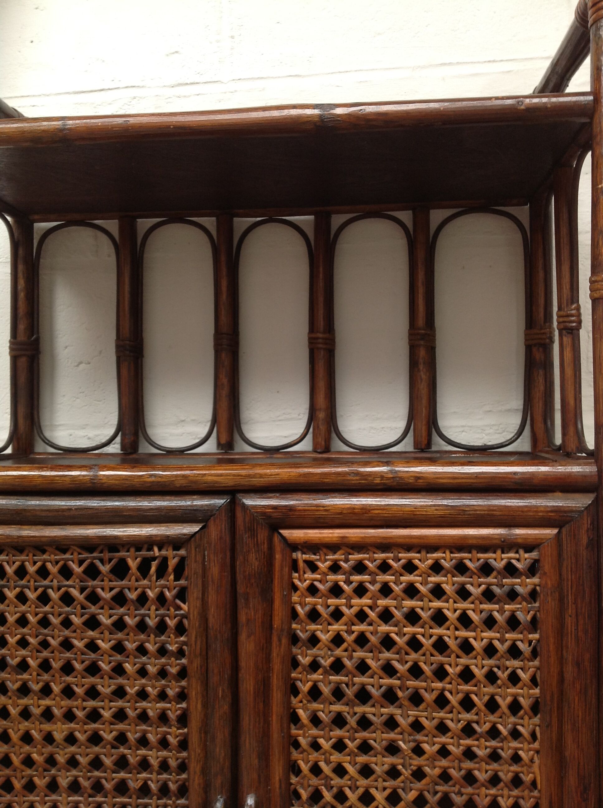 Buffet wood and rattan canning