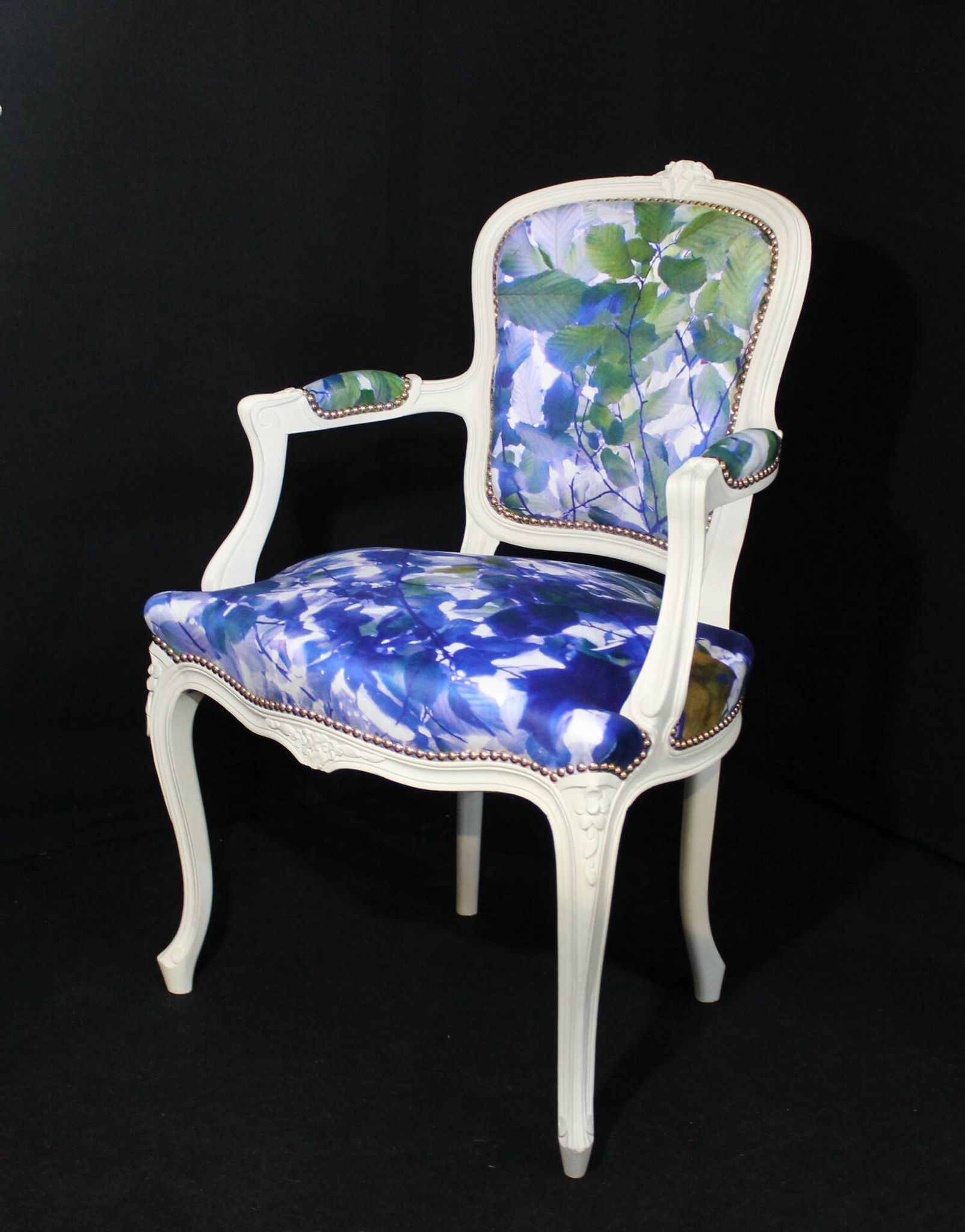 Louis XV armchair in blue