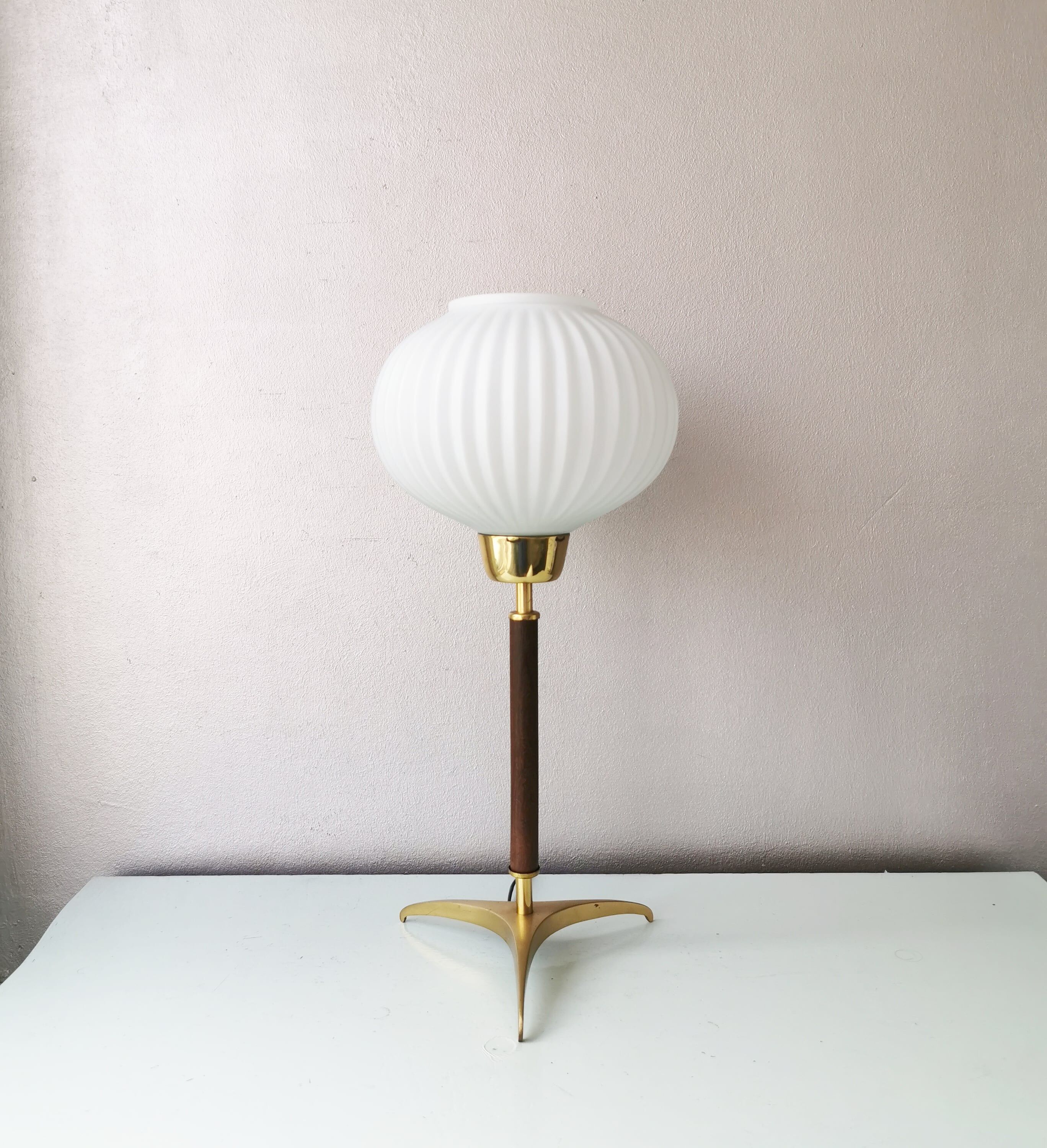 Mid Century tripod table lamp with pleated glass shade