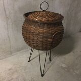 Rattan worker