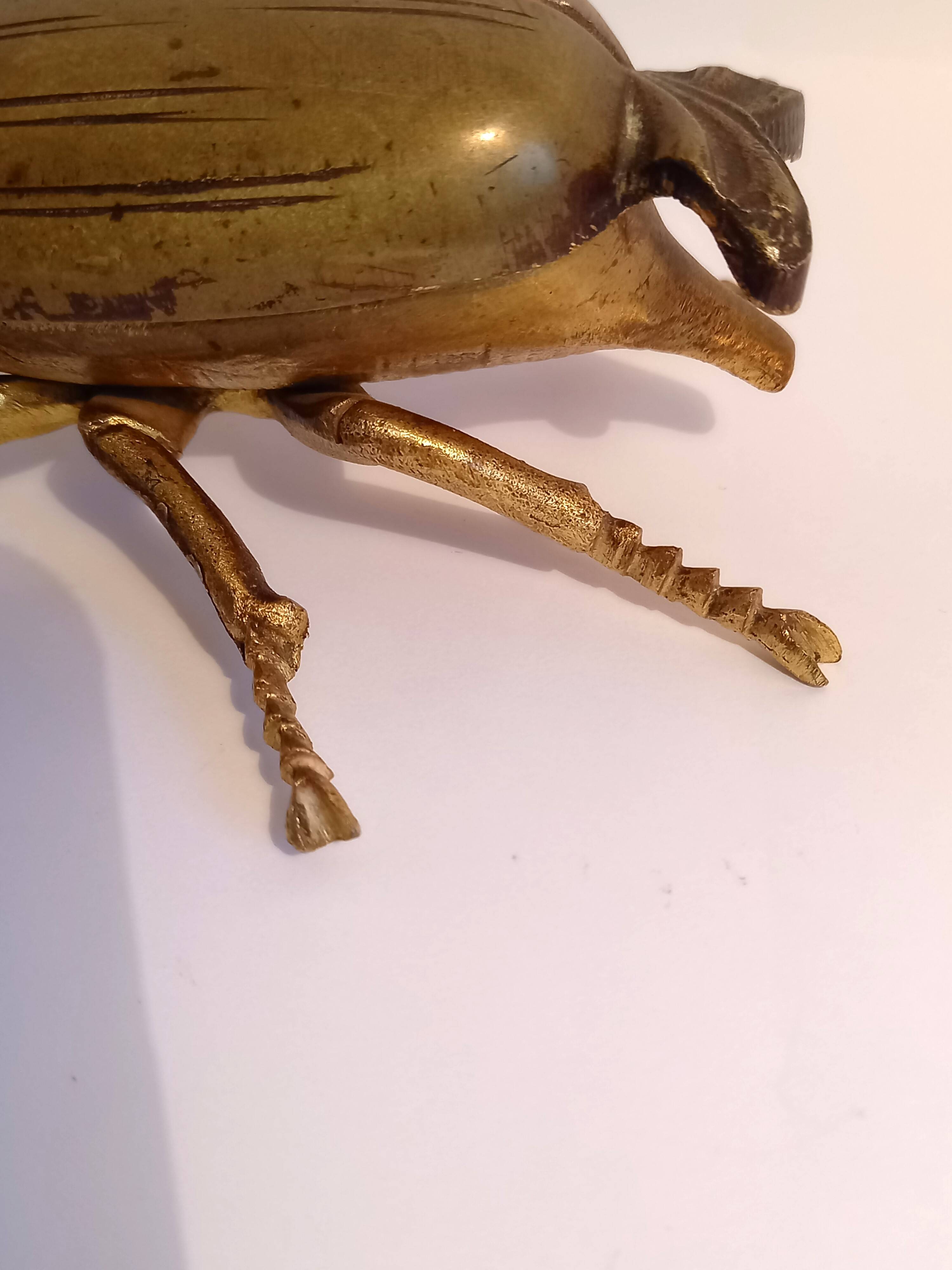 Ashtray with lid in the shape of a beetle in gilt bronze
