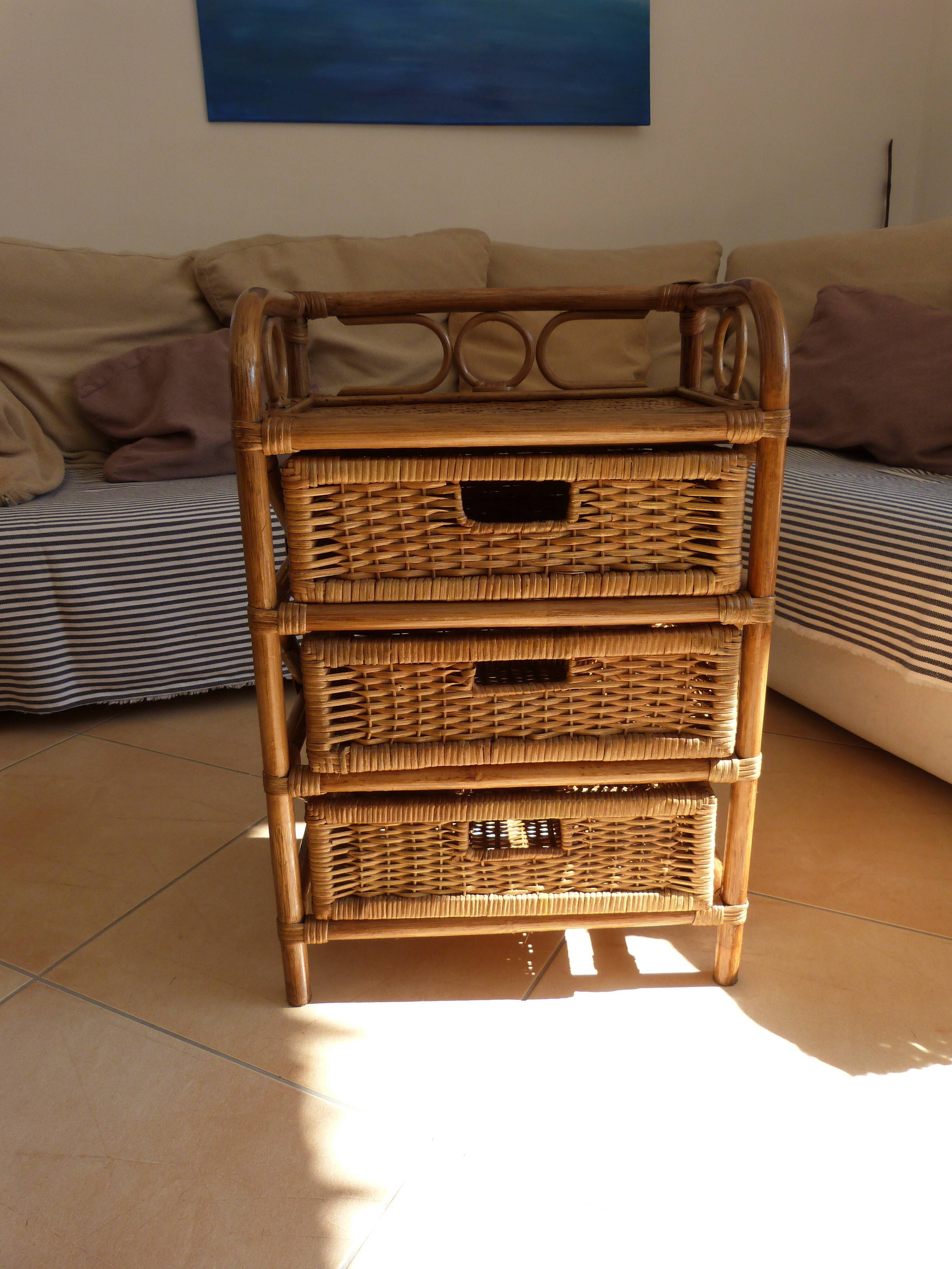 Meuble de rangement en osier