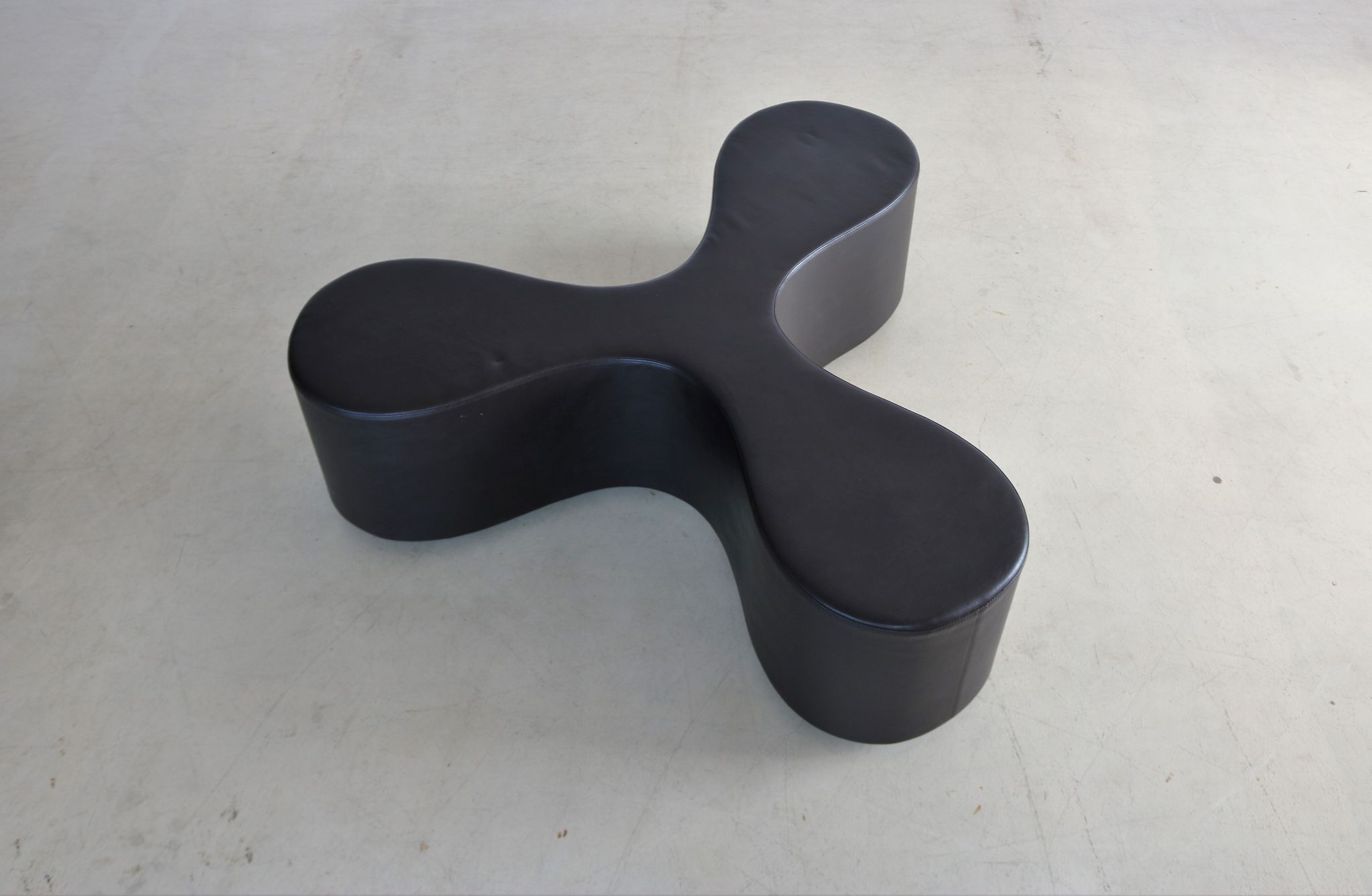 Banc Flower Vitra par Sanaa