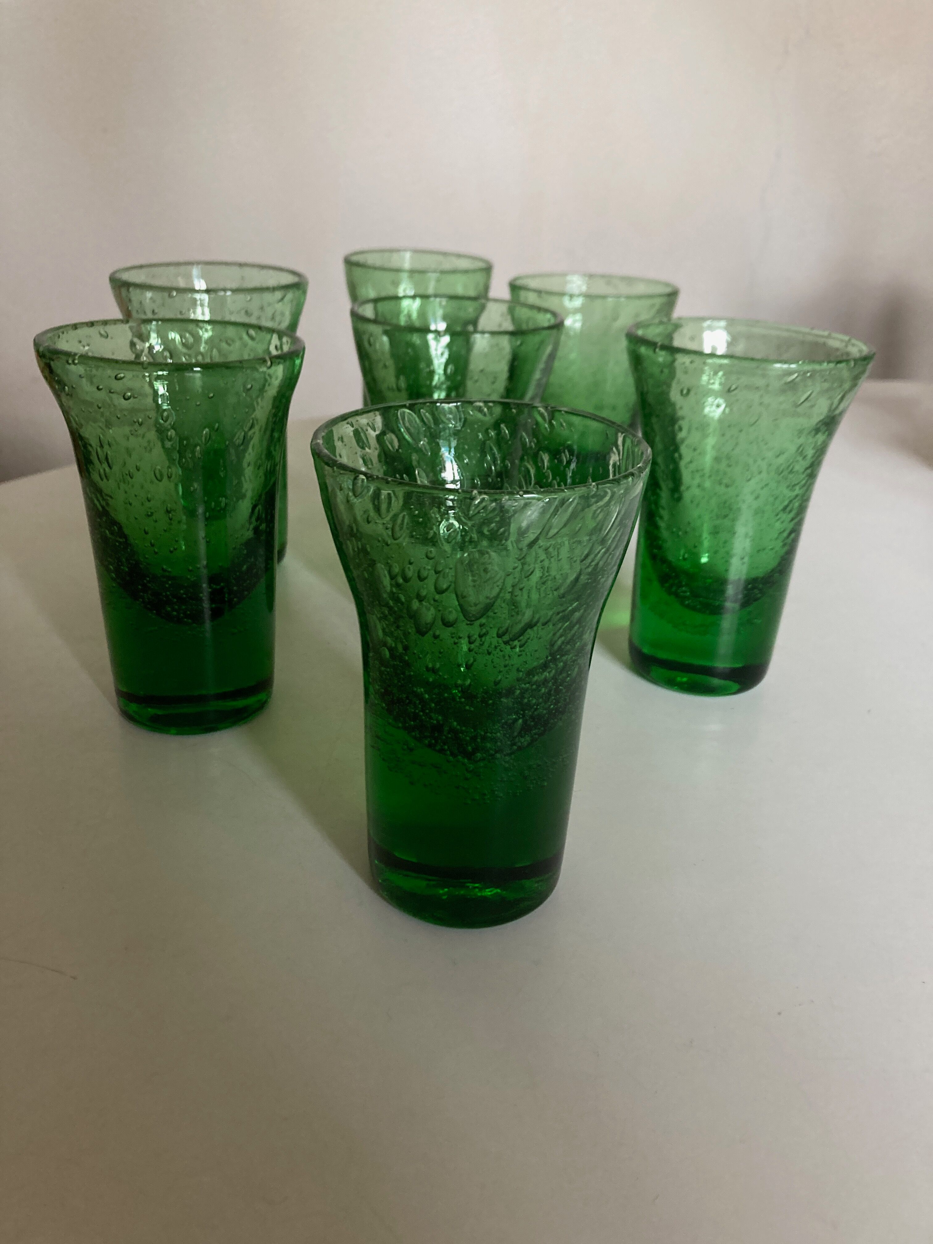 Set de 7 verres gobelets massifs de Biot 1960