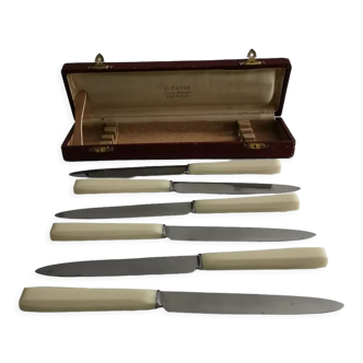 Coffret de 6 couteaux inox manche bakélite