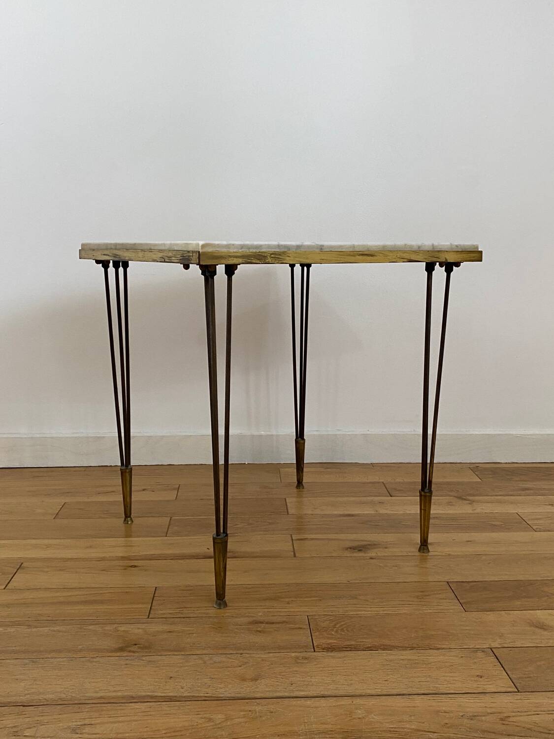 End table in gold metal, white marble top. 60s