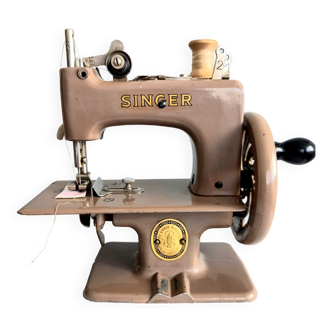 Sewing machine "singer" year 1960