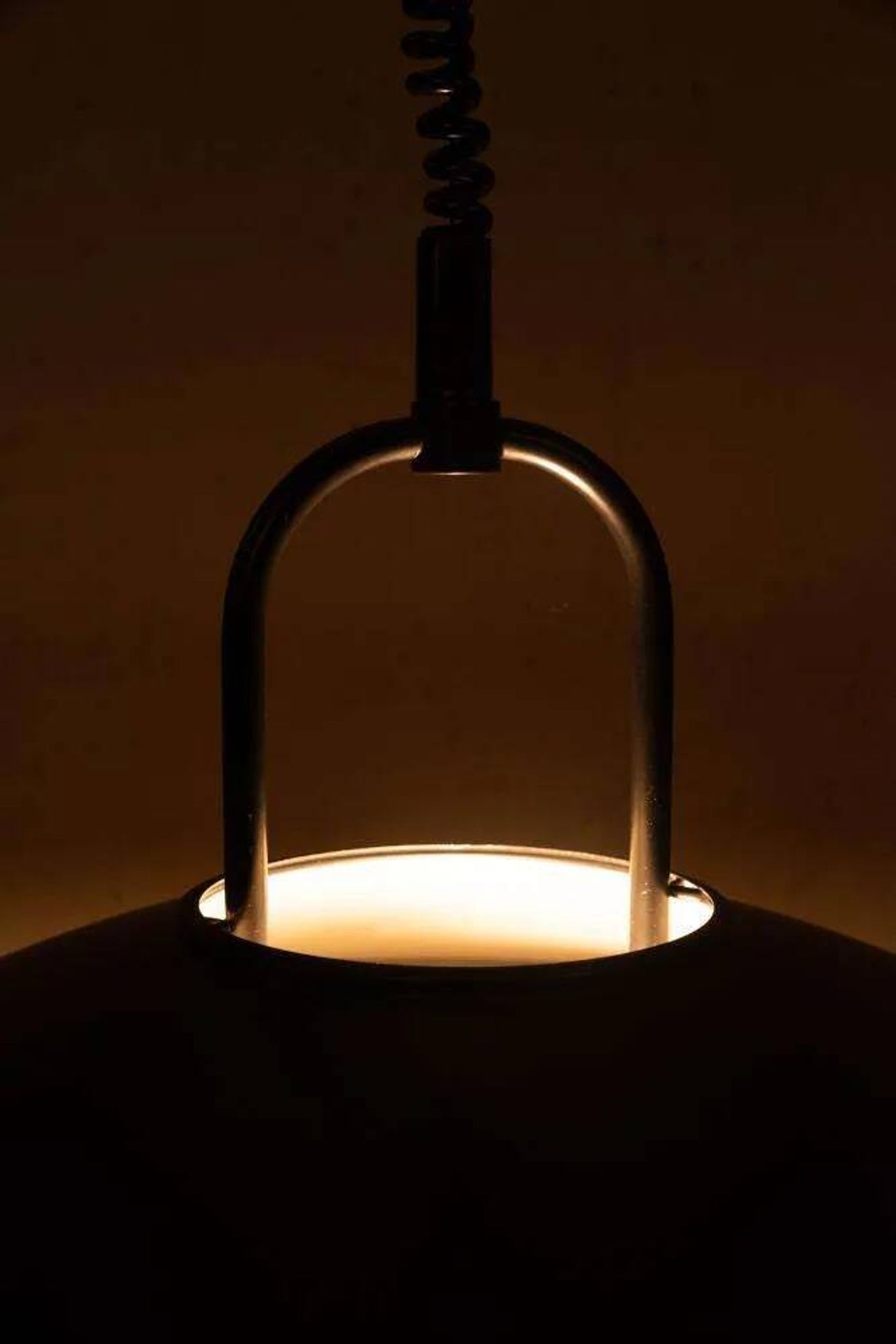 Postmodern minimalist suspension from the 80s, adjustable suspension.