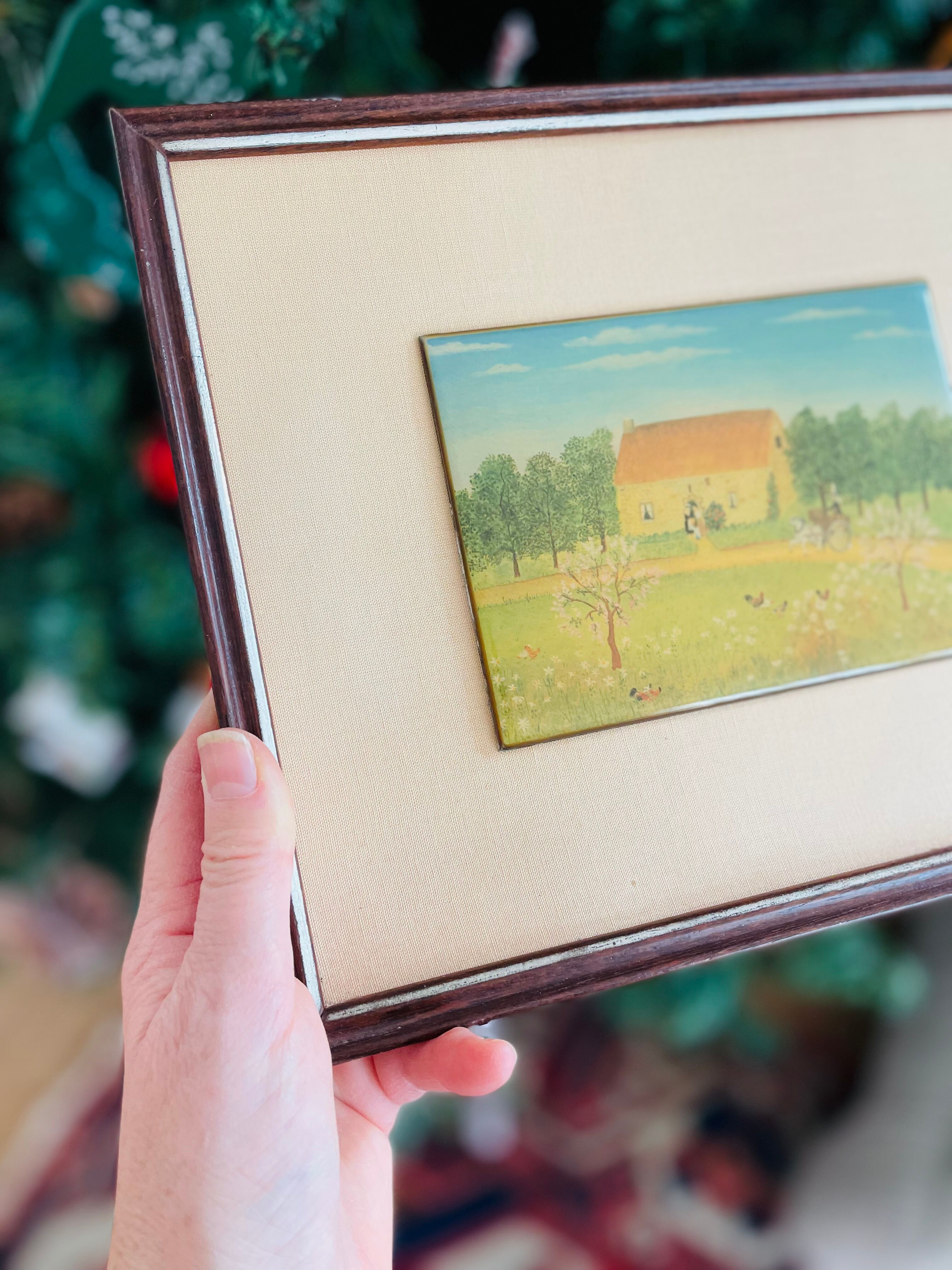 Wood framing fabric and vintage naif campaign décor