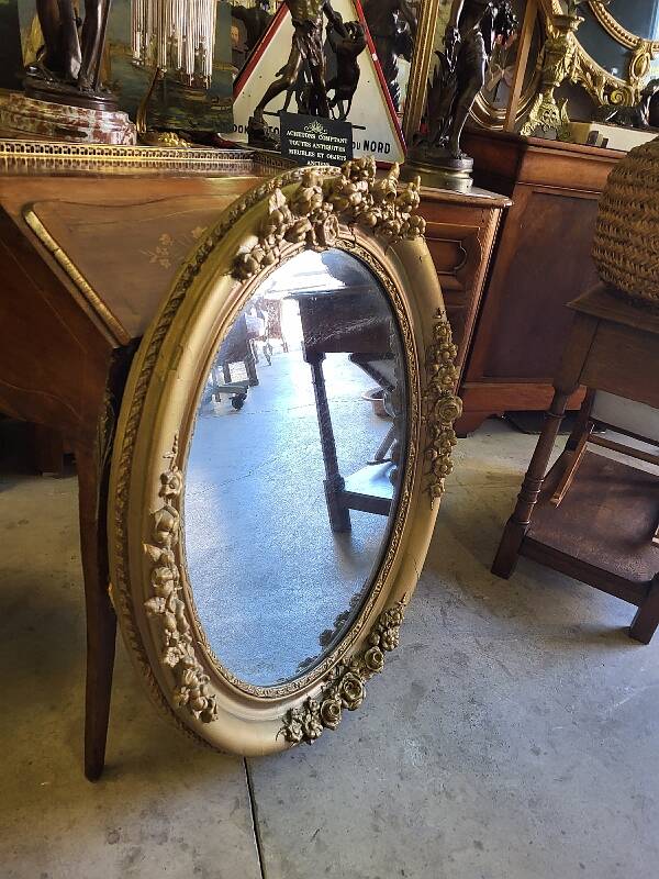 Oval gilt medallion mirror no. 54