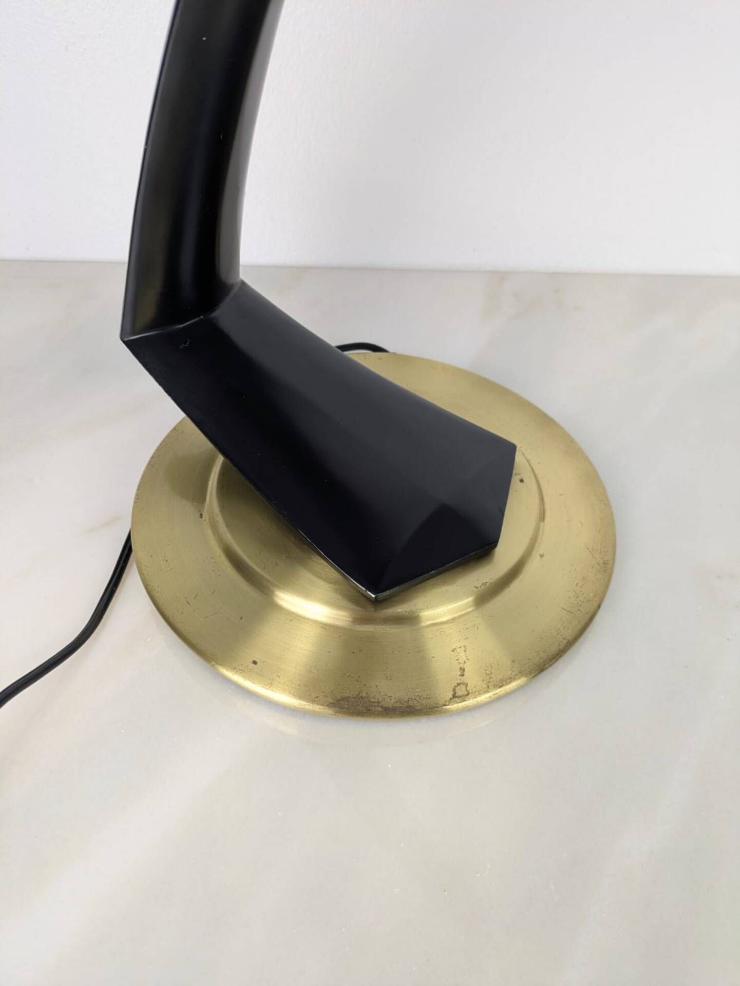 Fase boomerang 2000 table lamp designed by Luis Perez de la Oliva