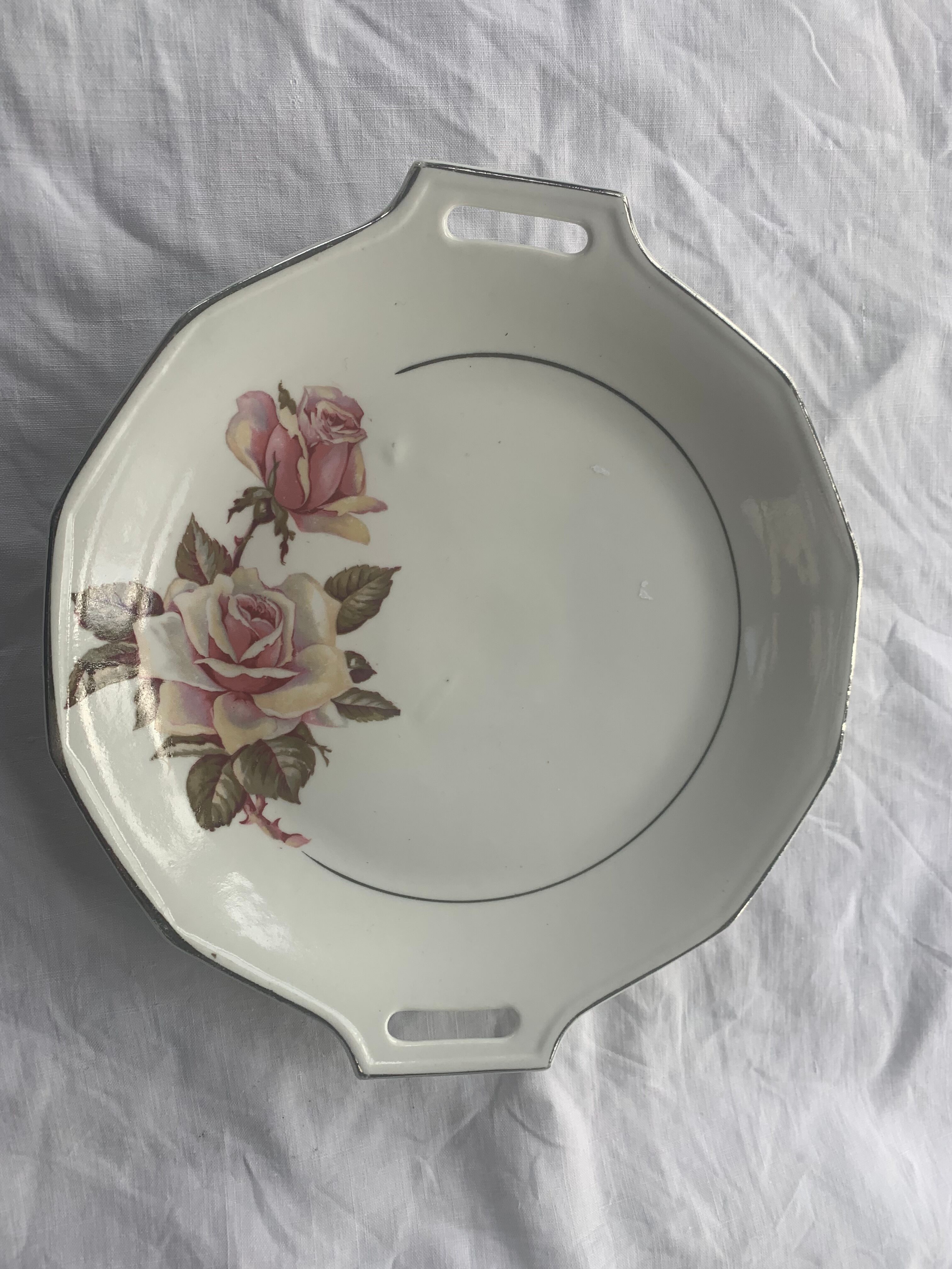 Cake dish patterns roses in art deco porcelain