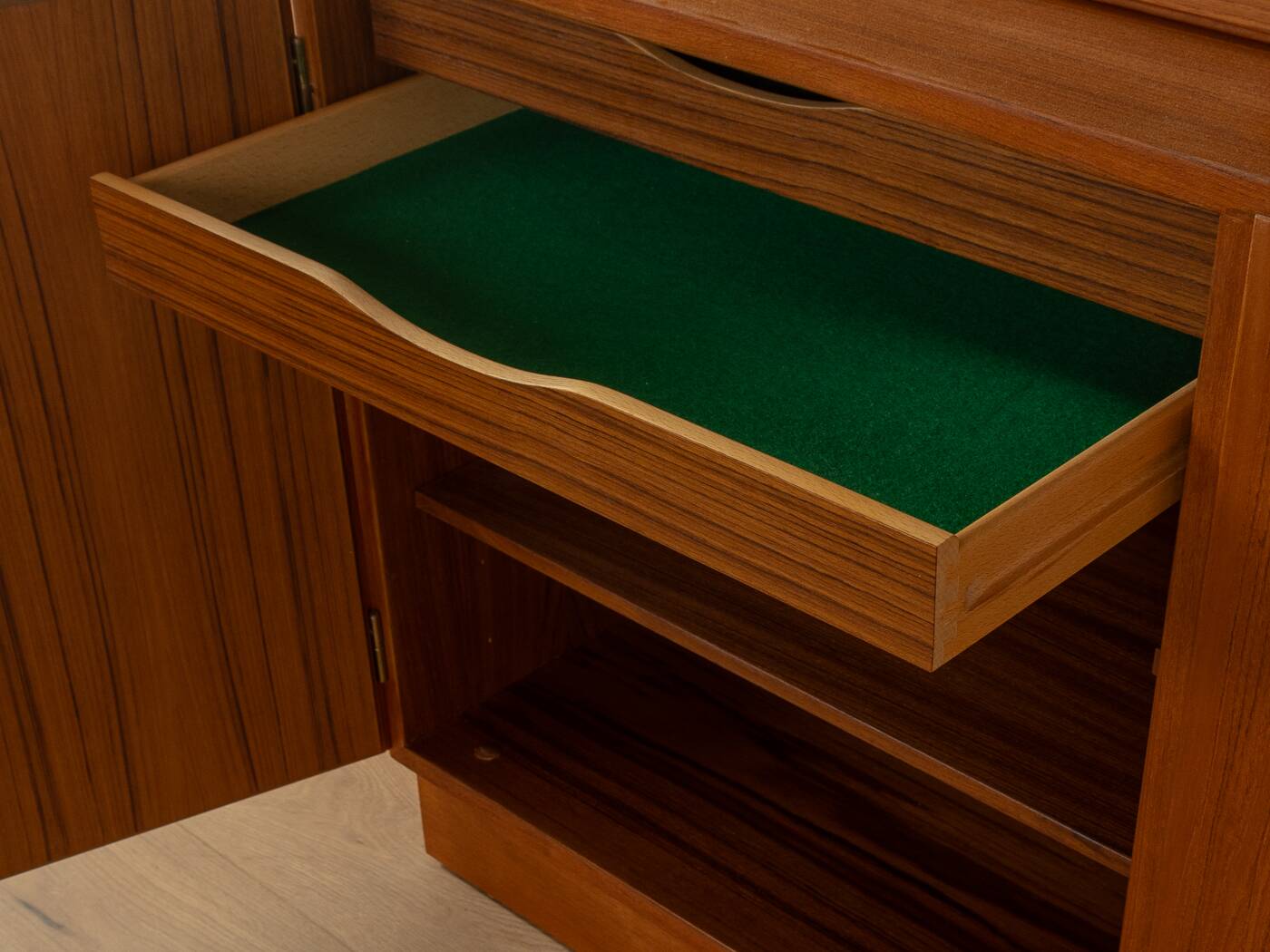 1960s Showcase, Omann Jun.