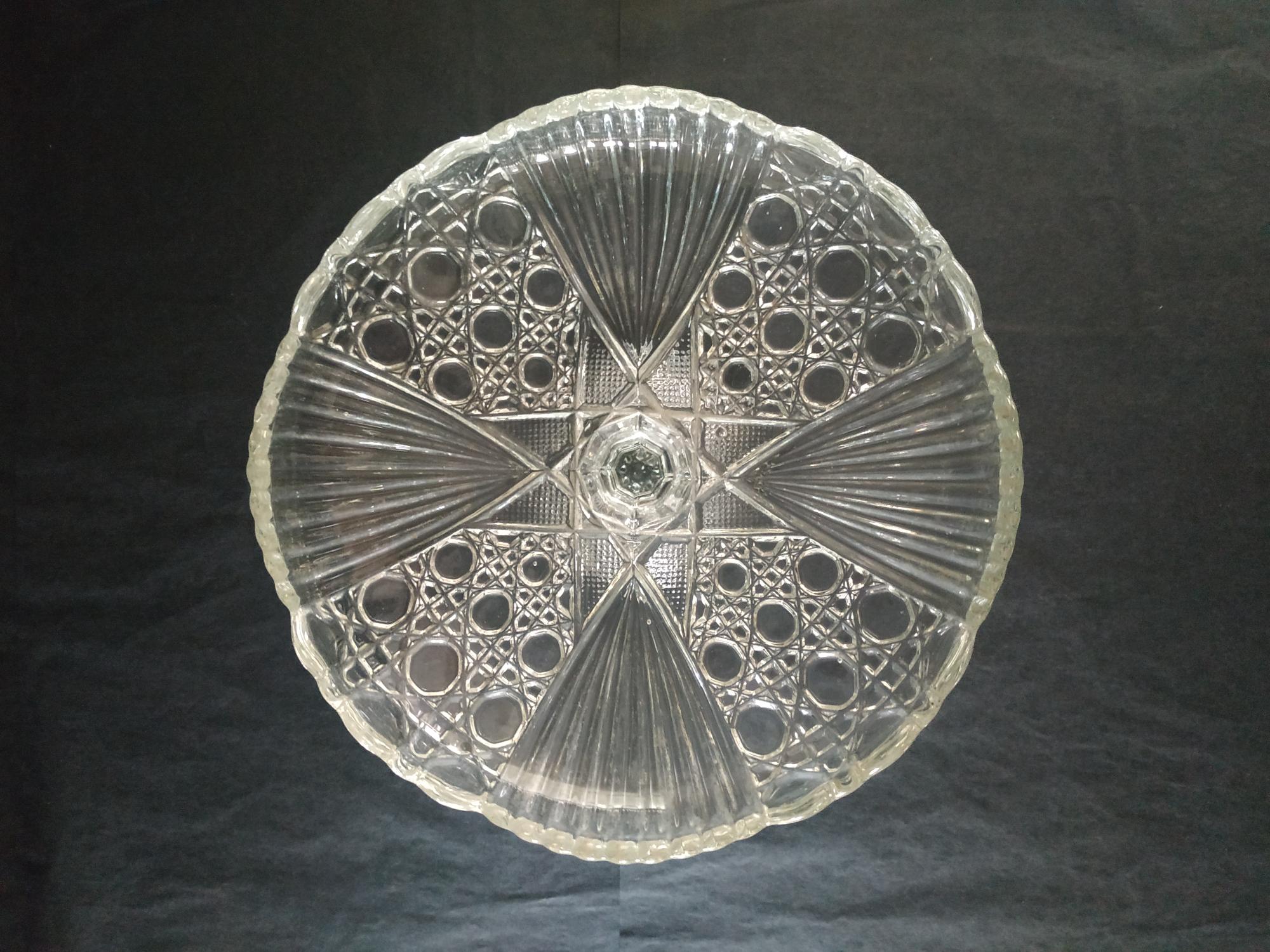 Standing glass drageoir