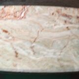 Grande table basse en marbre crème, piètement en bois de merisier massif