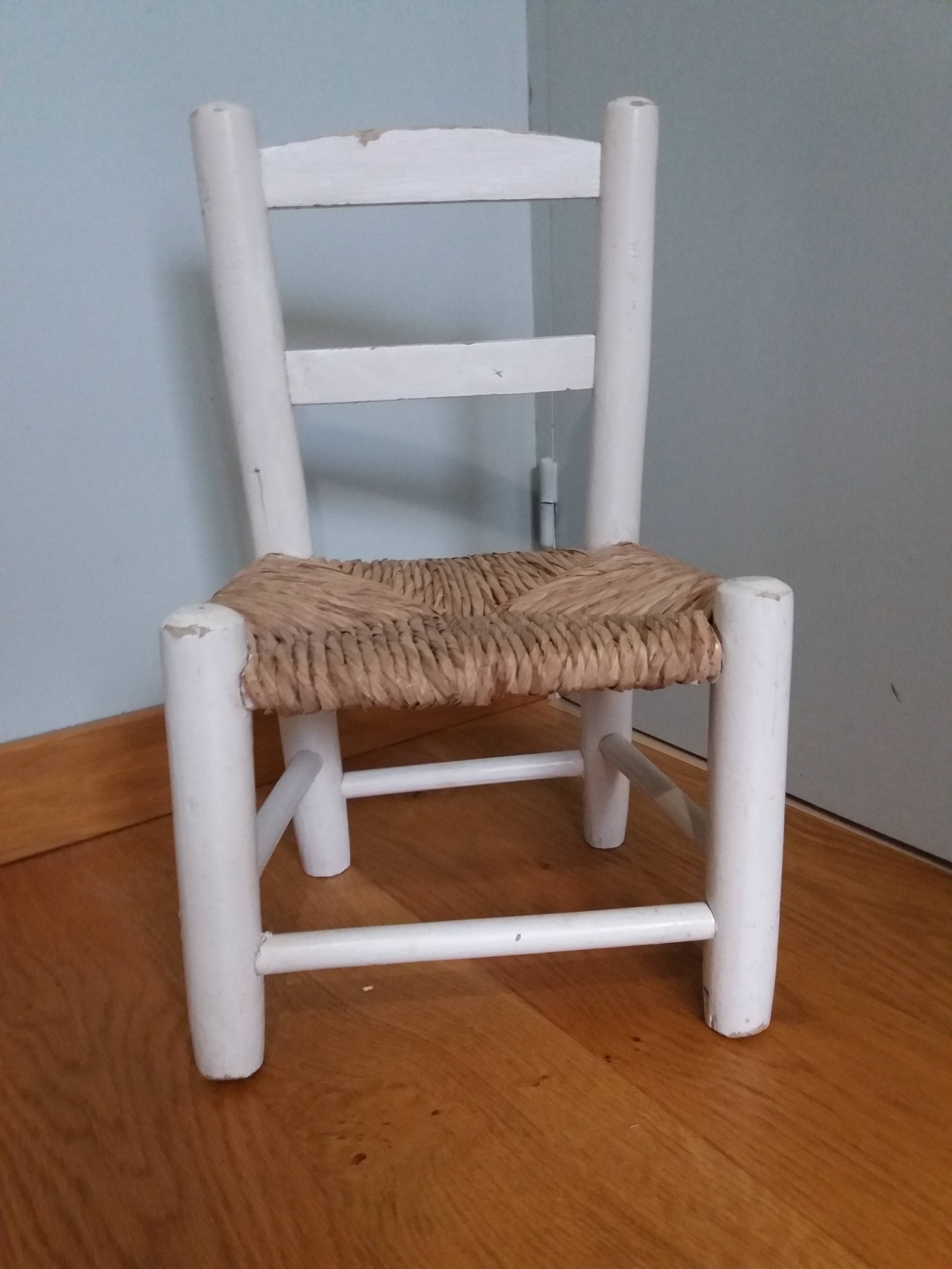 Chaise paillée enfant