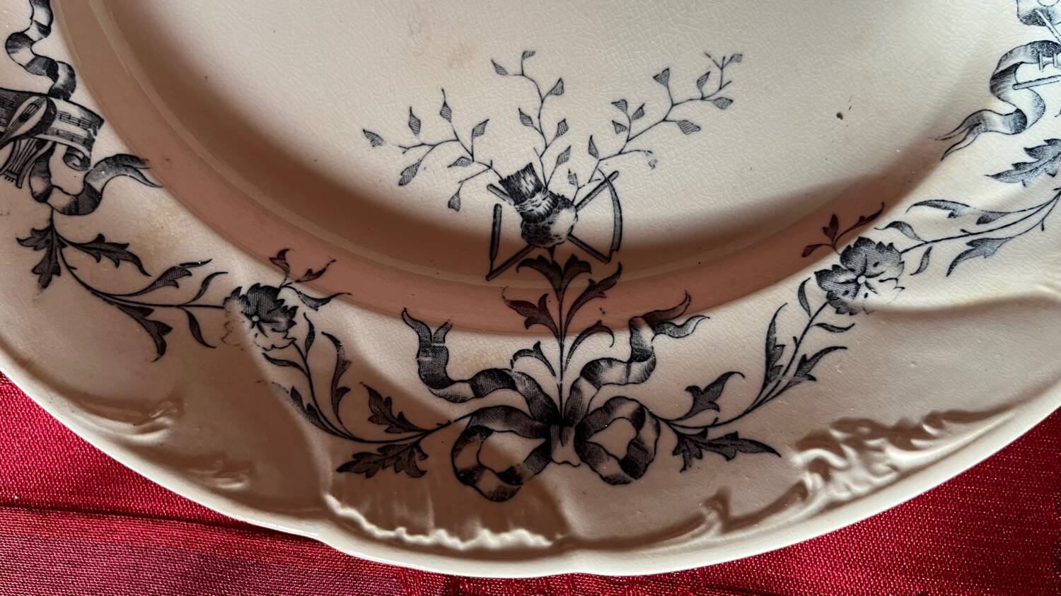assiette plate W.A.A and co XIX eme