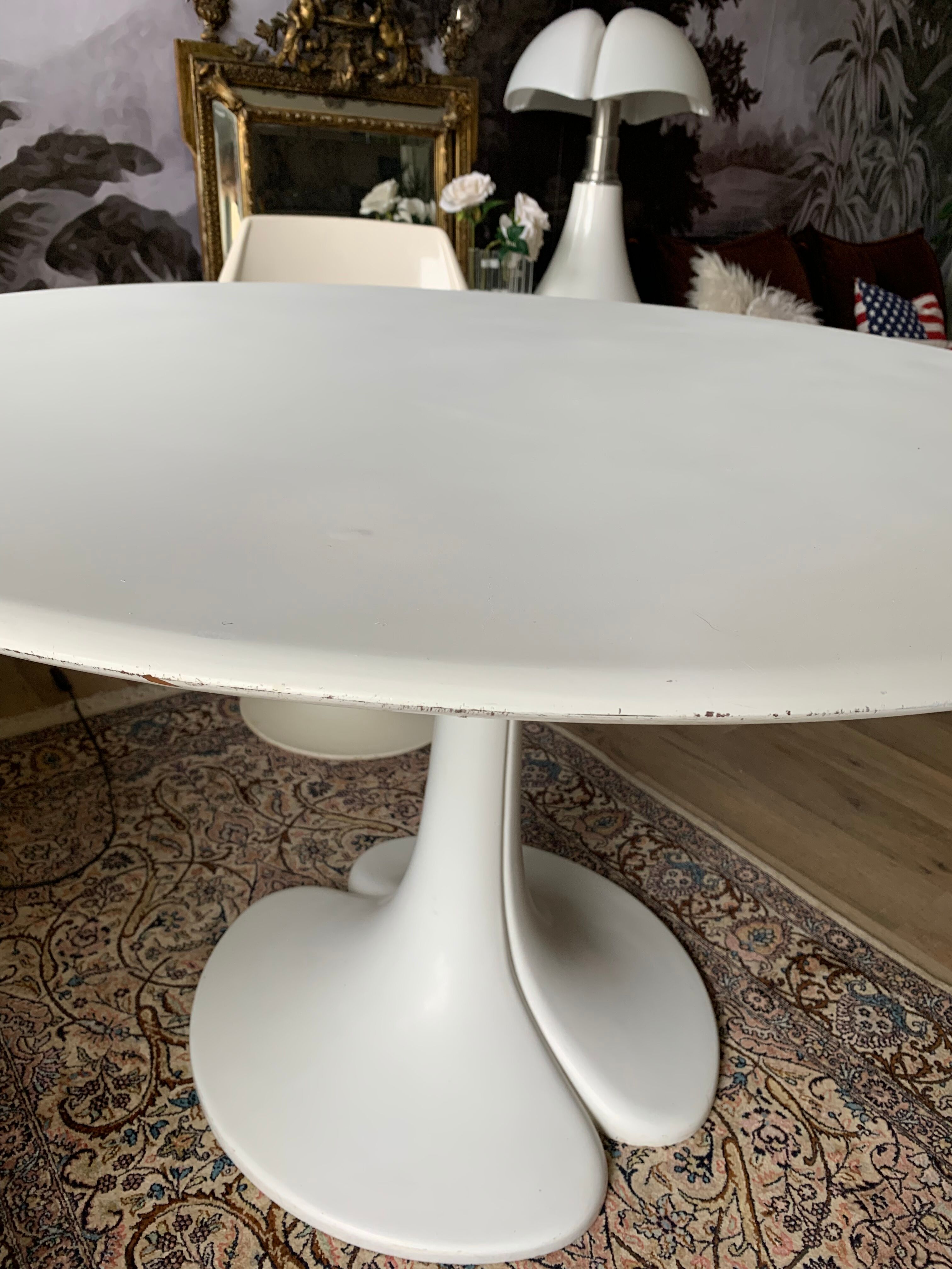 Tulip foot table Christian Adam Airborne