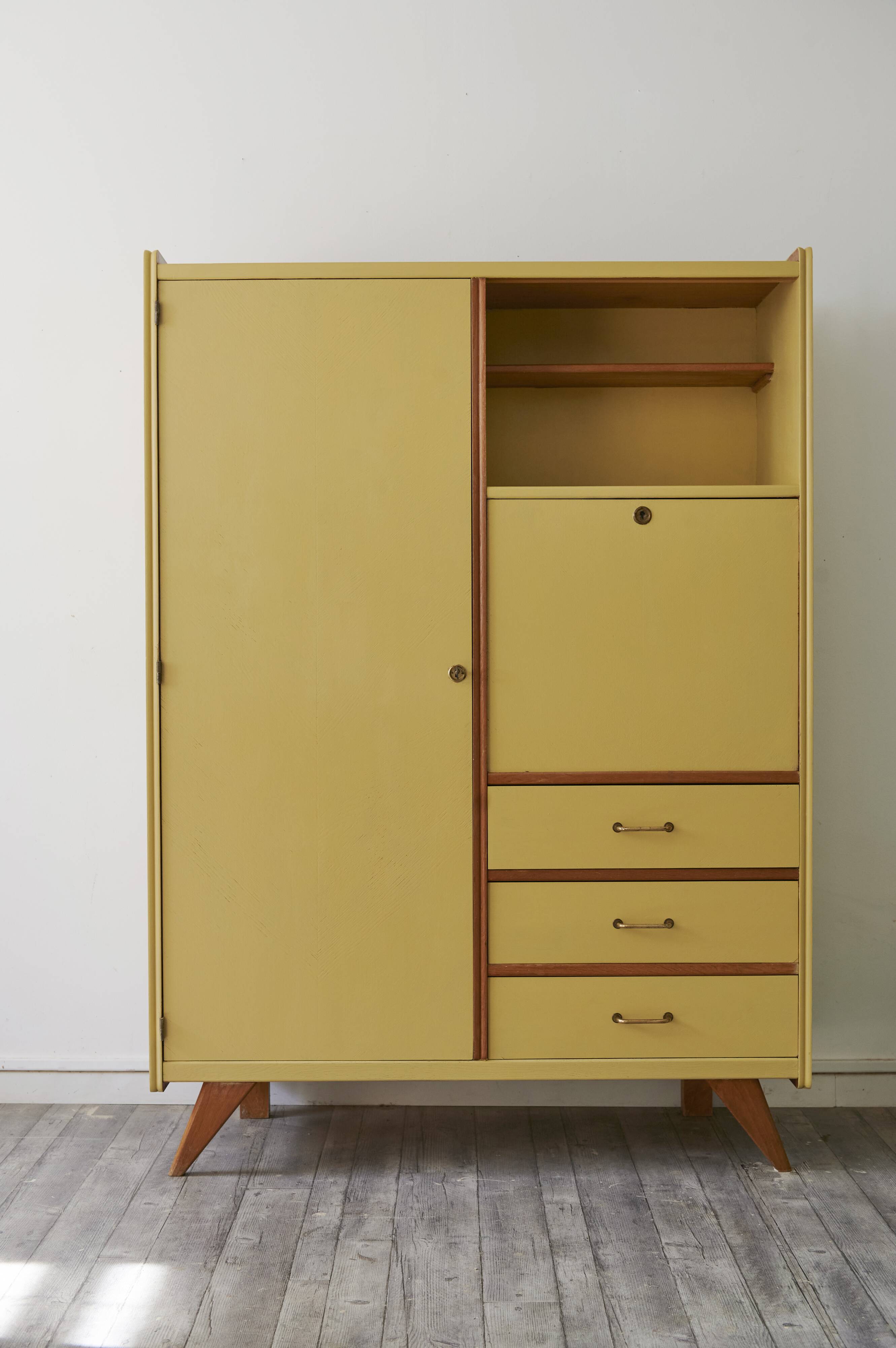 Armoire secrétaire