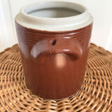 Stoneware pot with lid