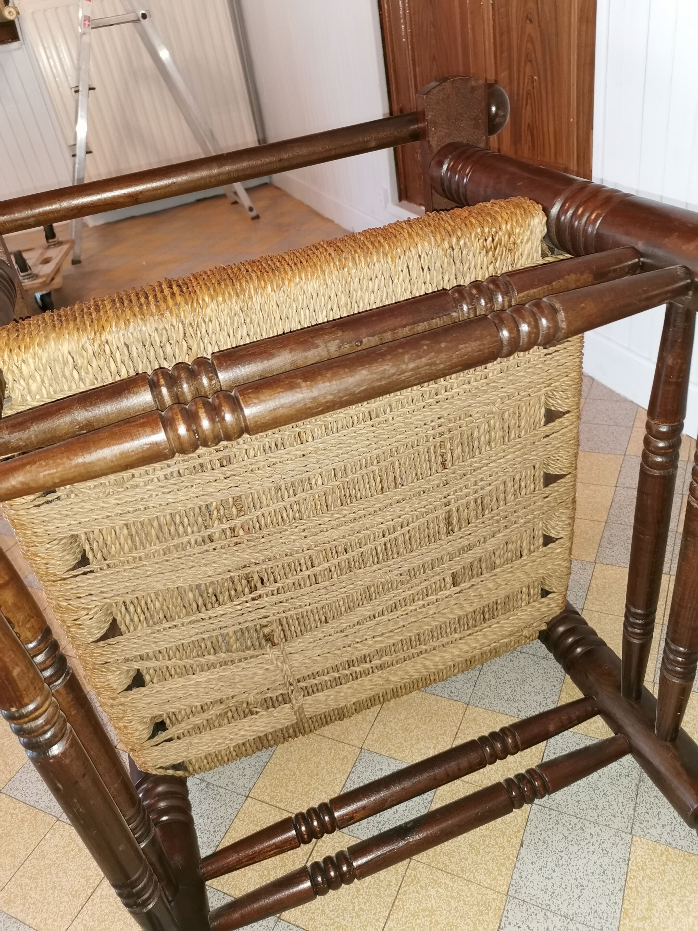 Lounge chair rope and wood