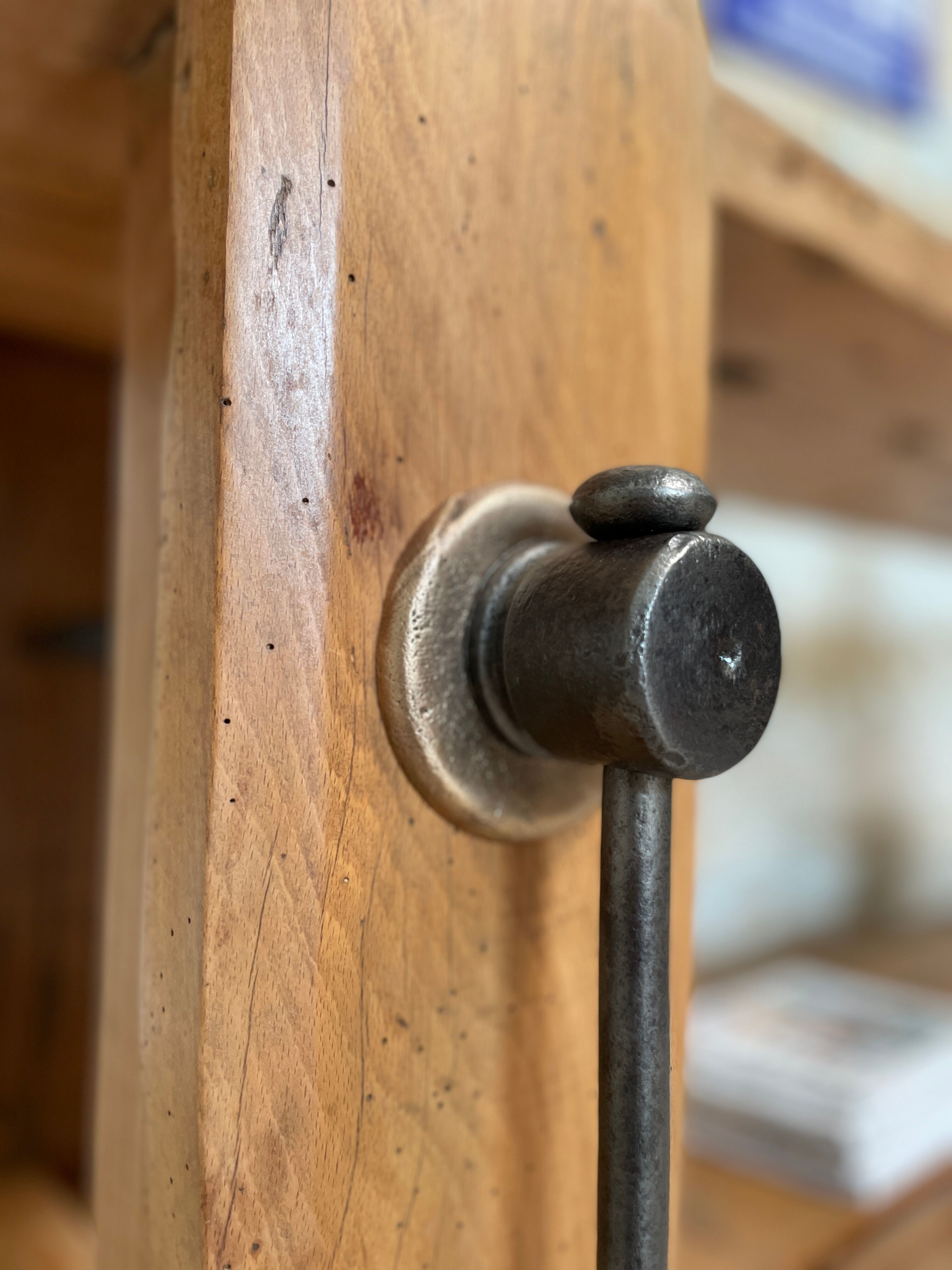 Solid wood carpenter's workbench