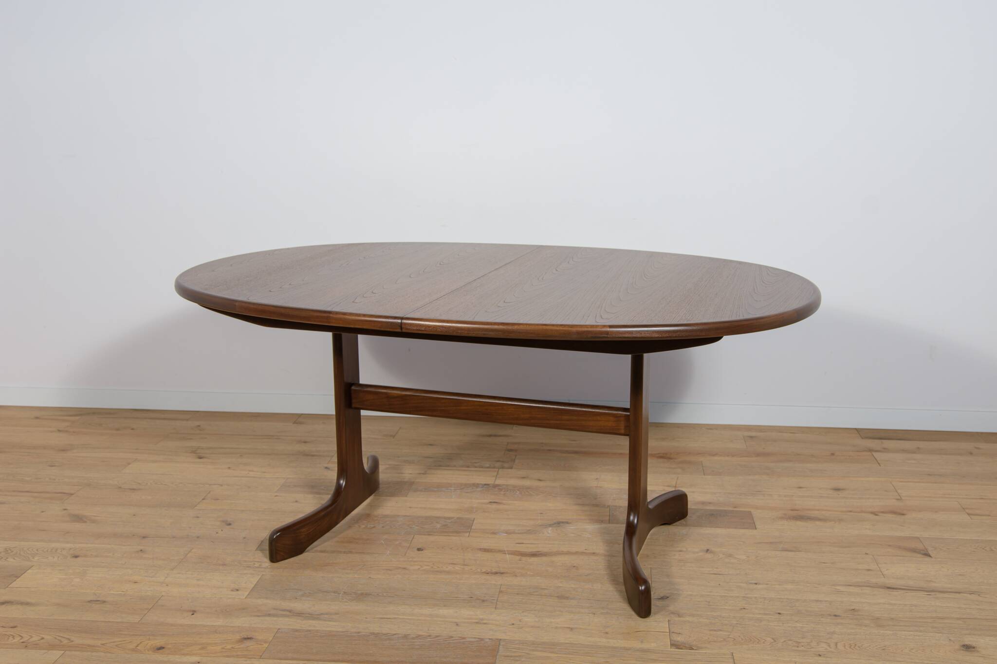 Mid-century oval teak dining table, G-Plan, UK, 1960s