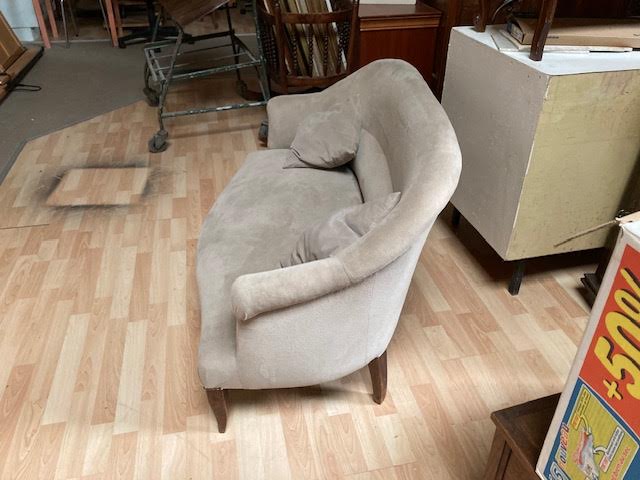 2-seater velvet sofa