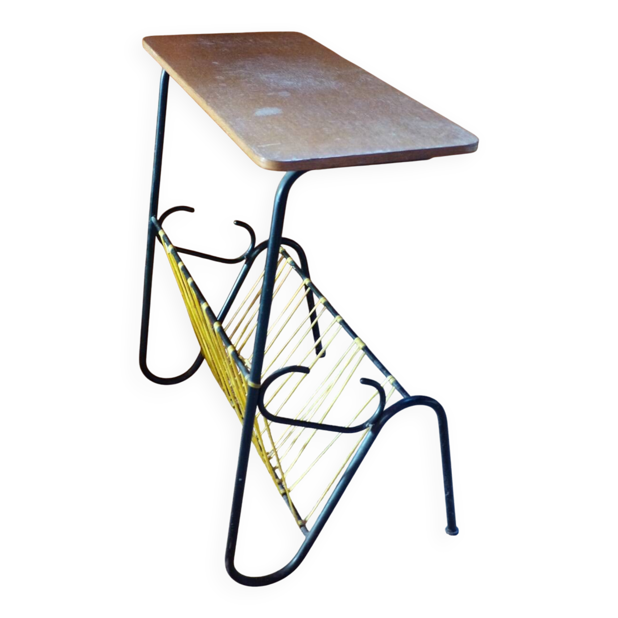 Vintage scoubidou magazine rack