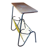 Vintage scoubidou magazine rack