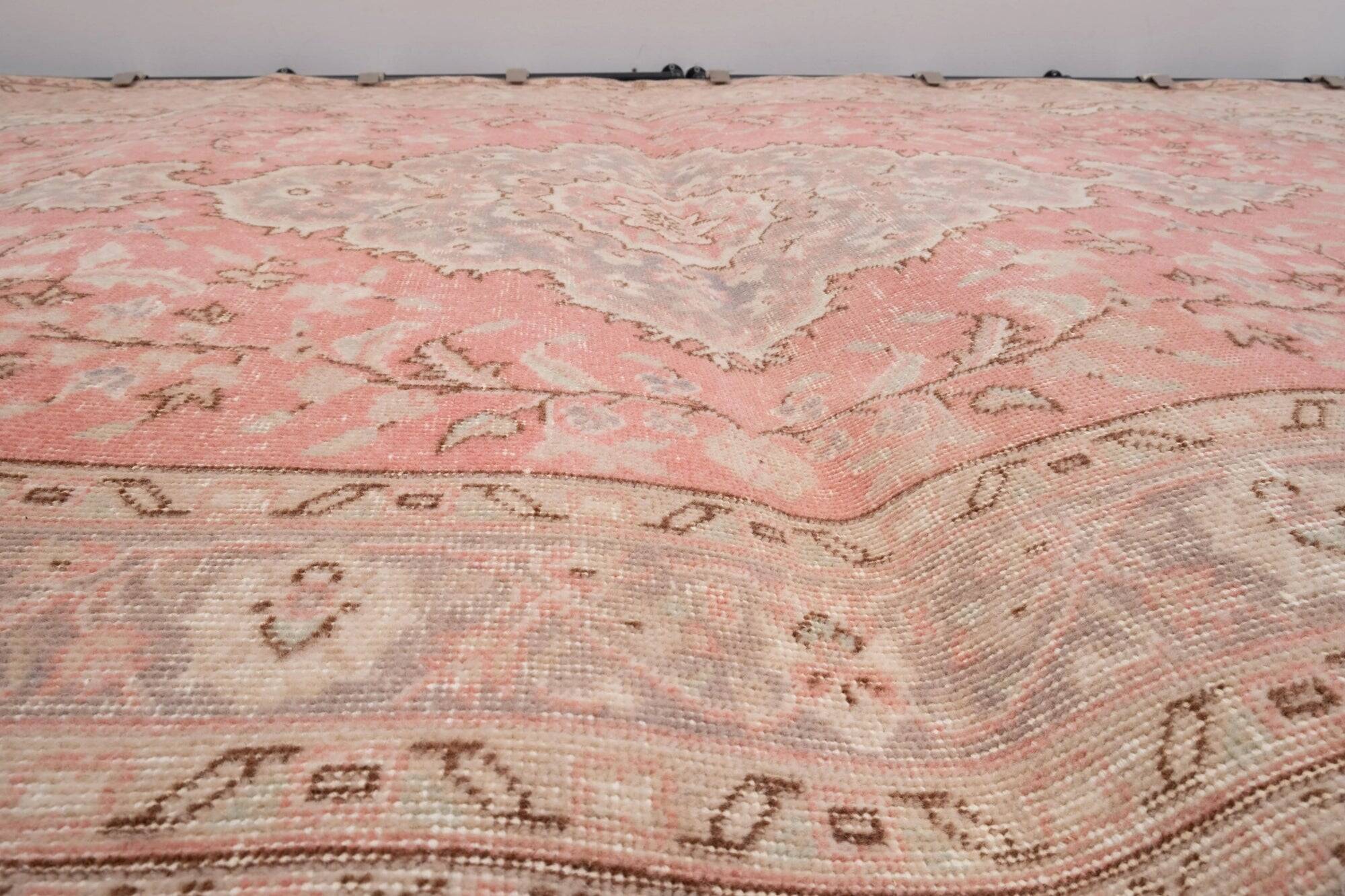 Vintage Turkish handmade rug 185x267 cm