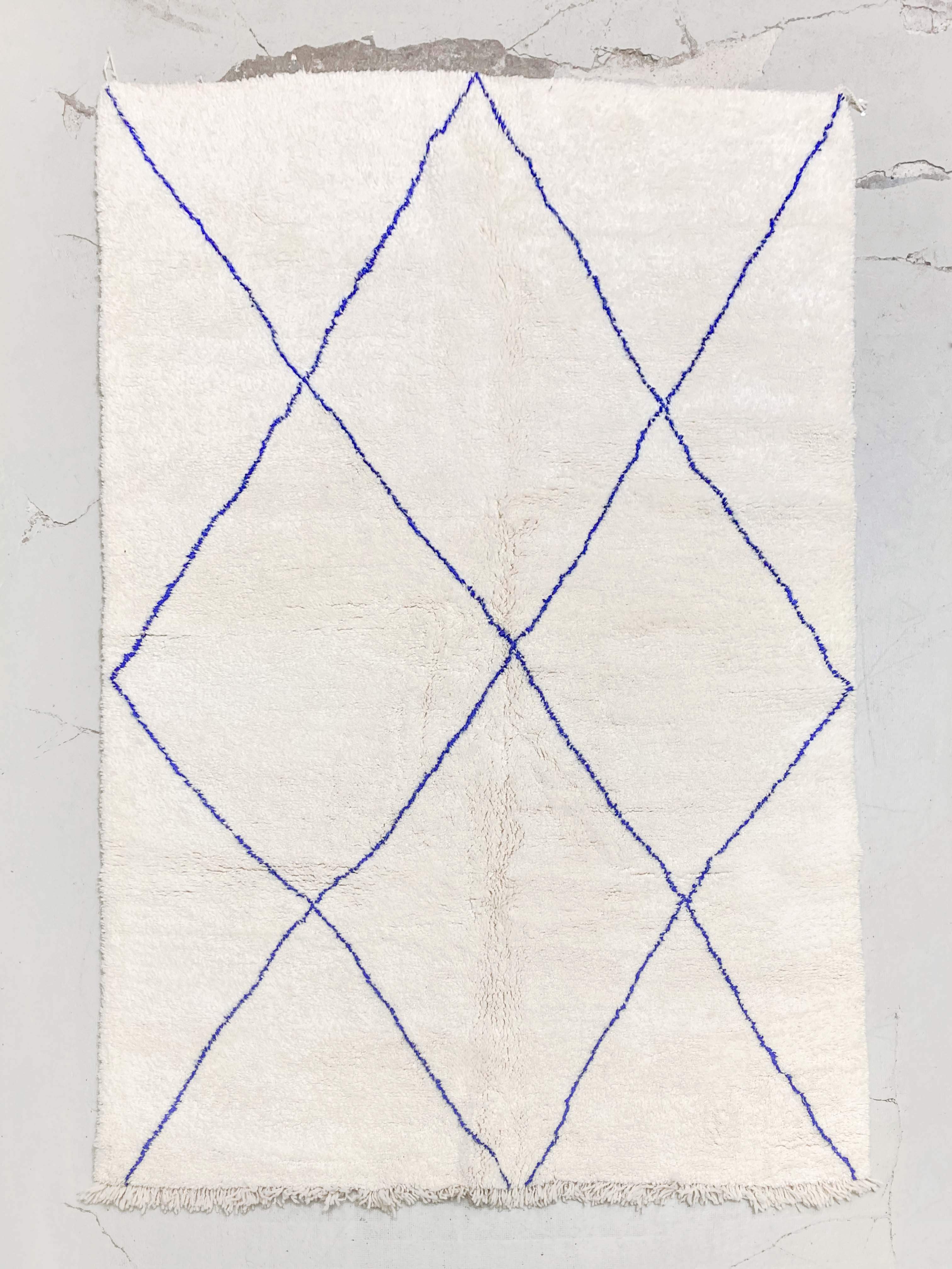Berber carpet beni ouarain ecru blue diamonds majorelle 305x211m