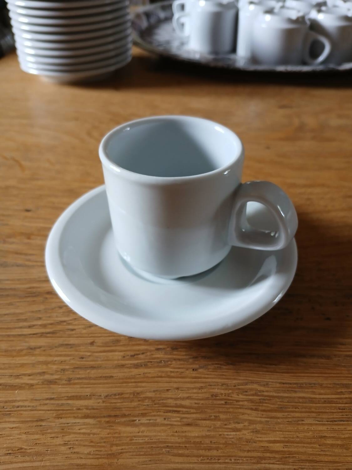 12 bistro coffee cups and 2 pots