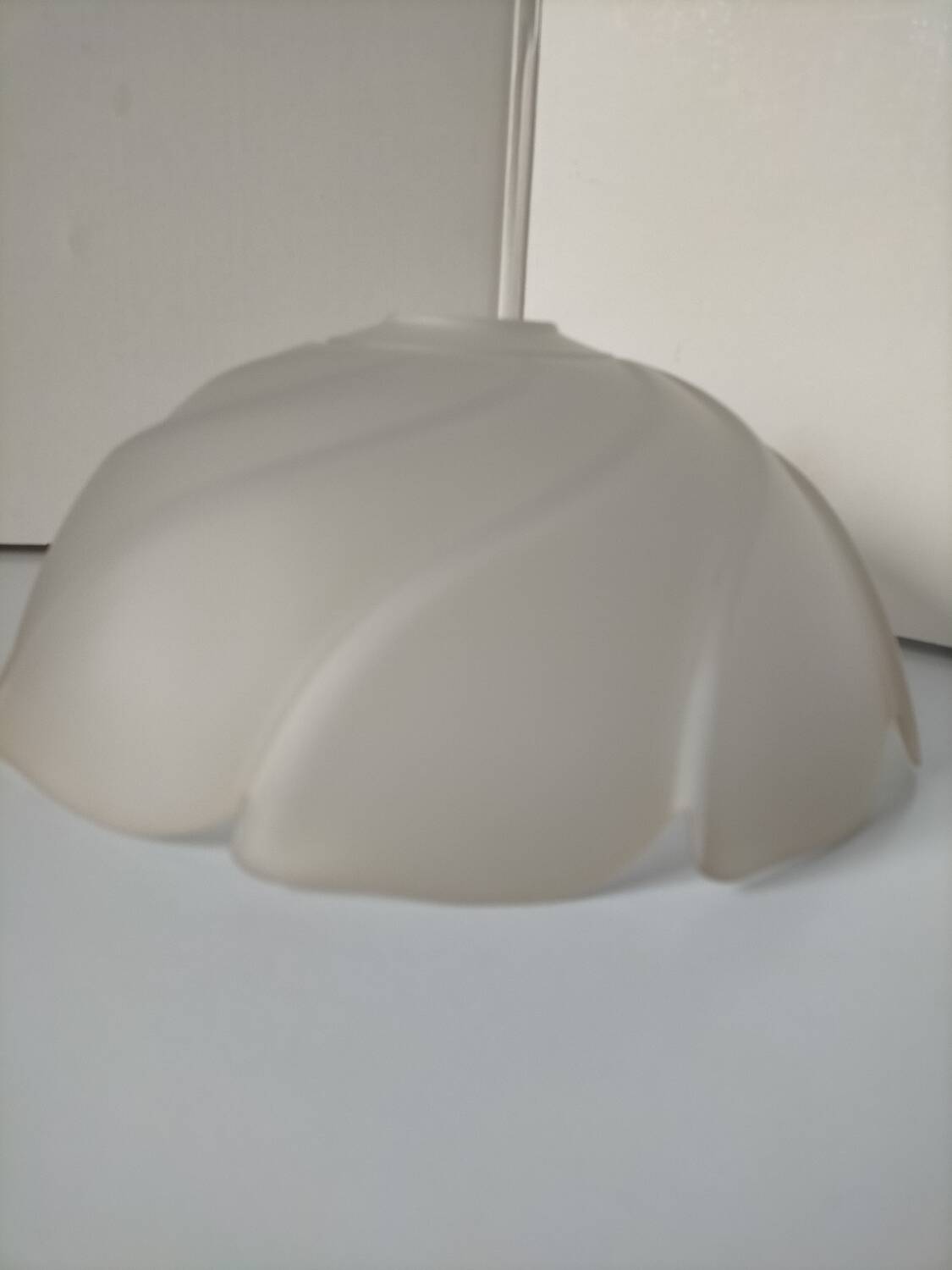 Suspension lampshade in opaline glass