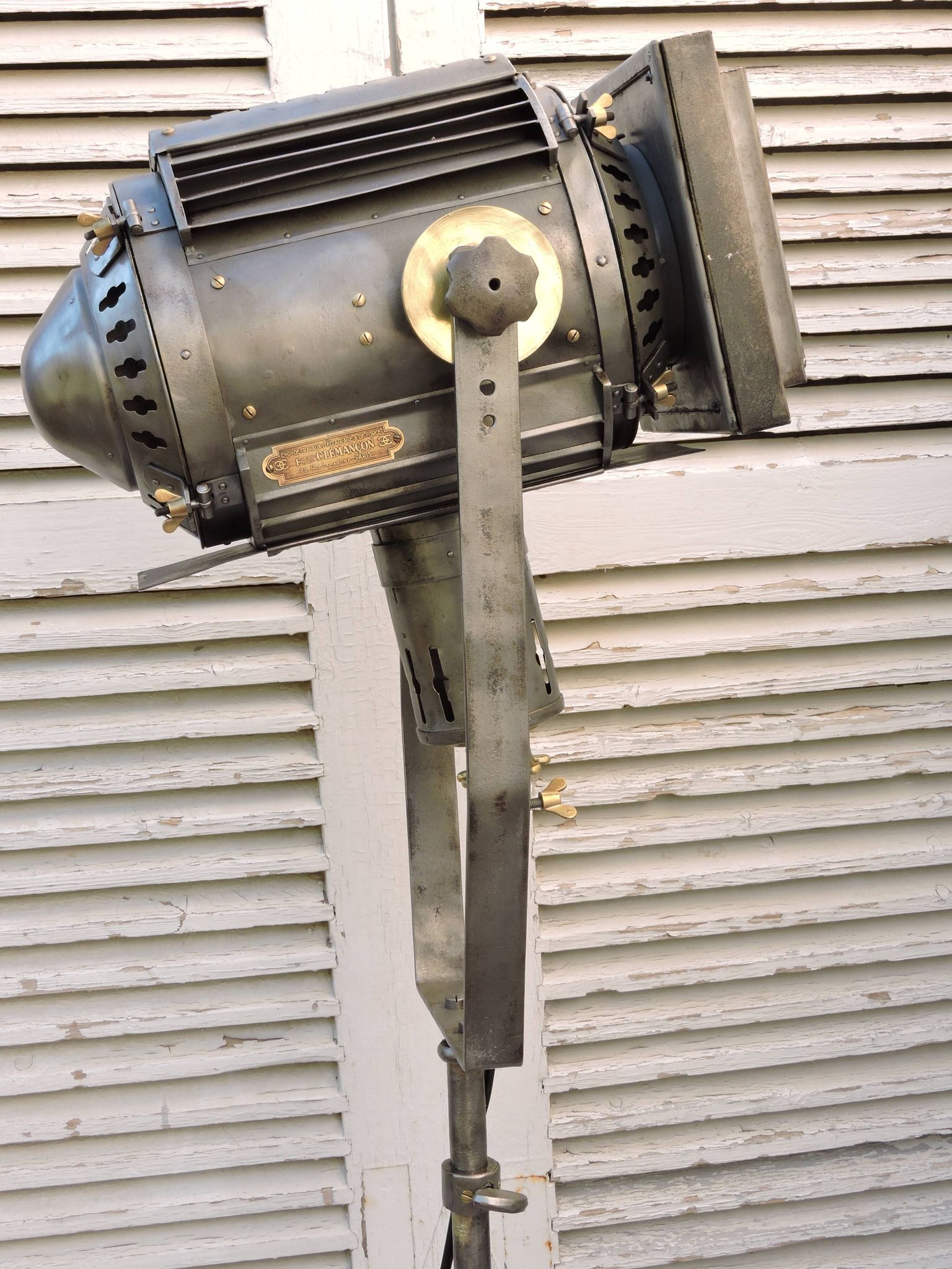 Cinema projector, Clémançon theater on its original foot.