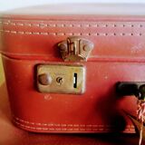 Old suitcase in vulcanized fibre