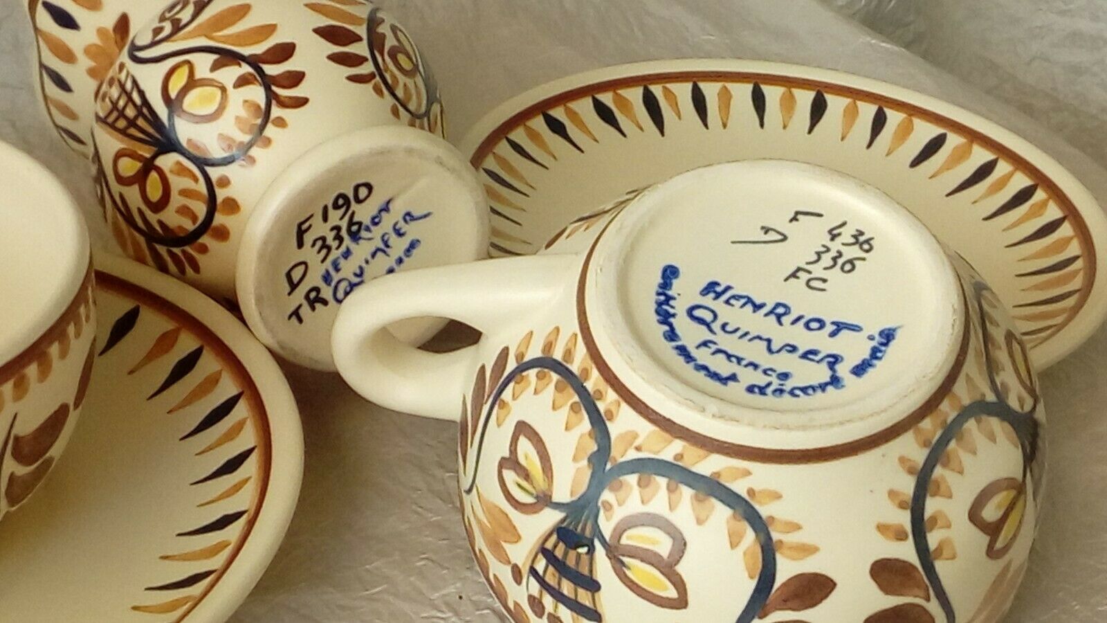2 cups of chocolate lunch and faience henriot quimper milk jar