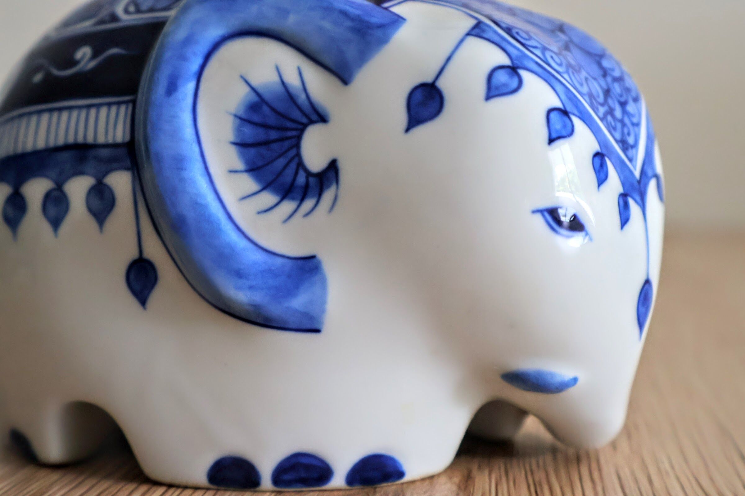 Elephant piggy bank to break in Thai ceramic