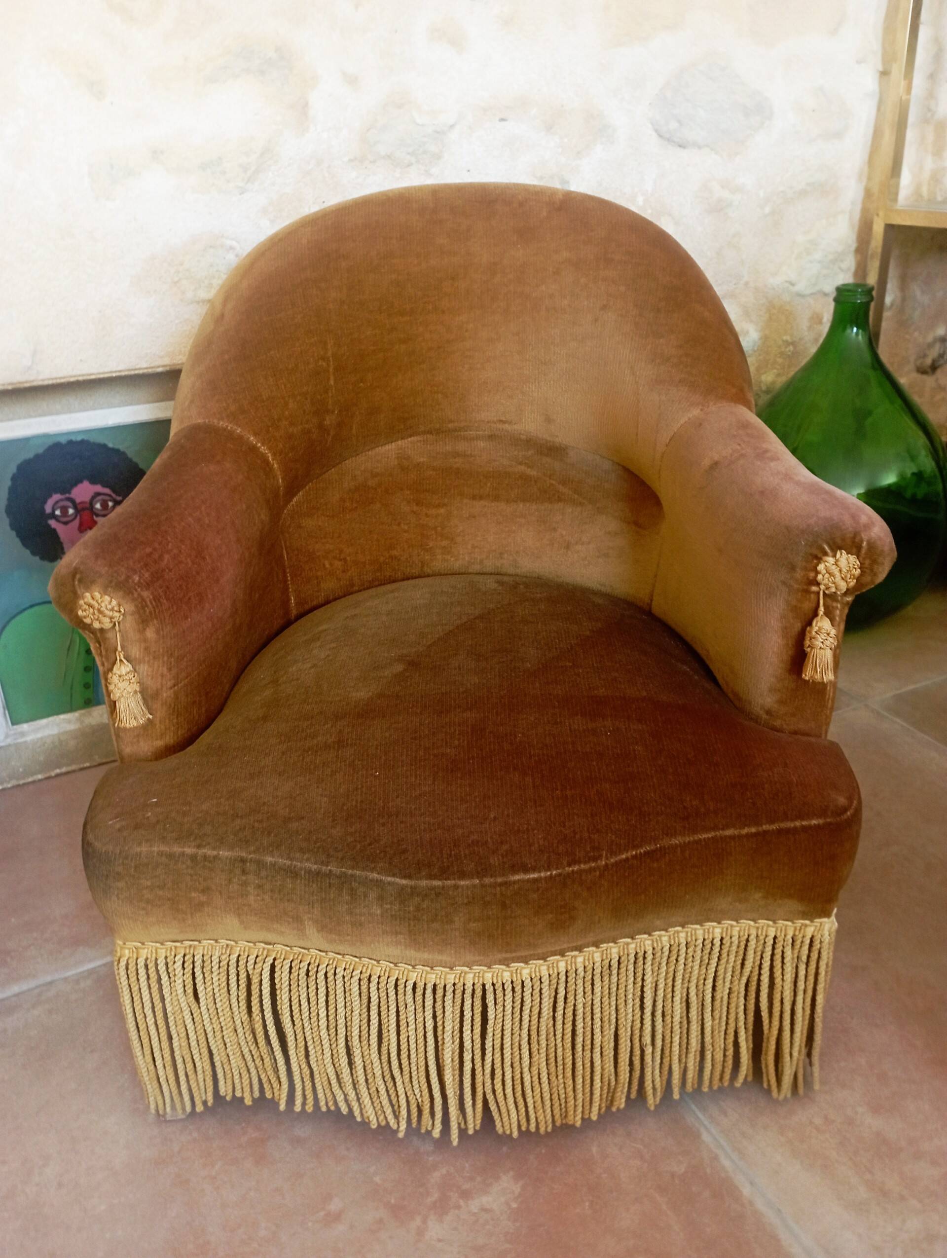 Toad armchair