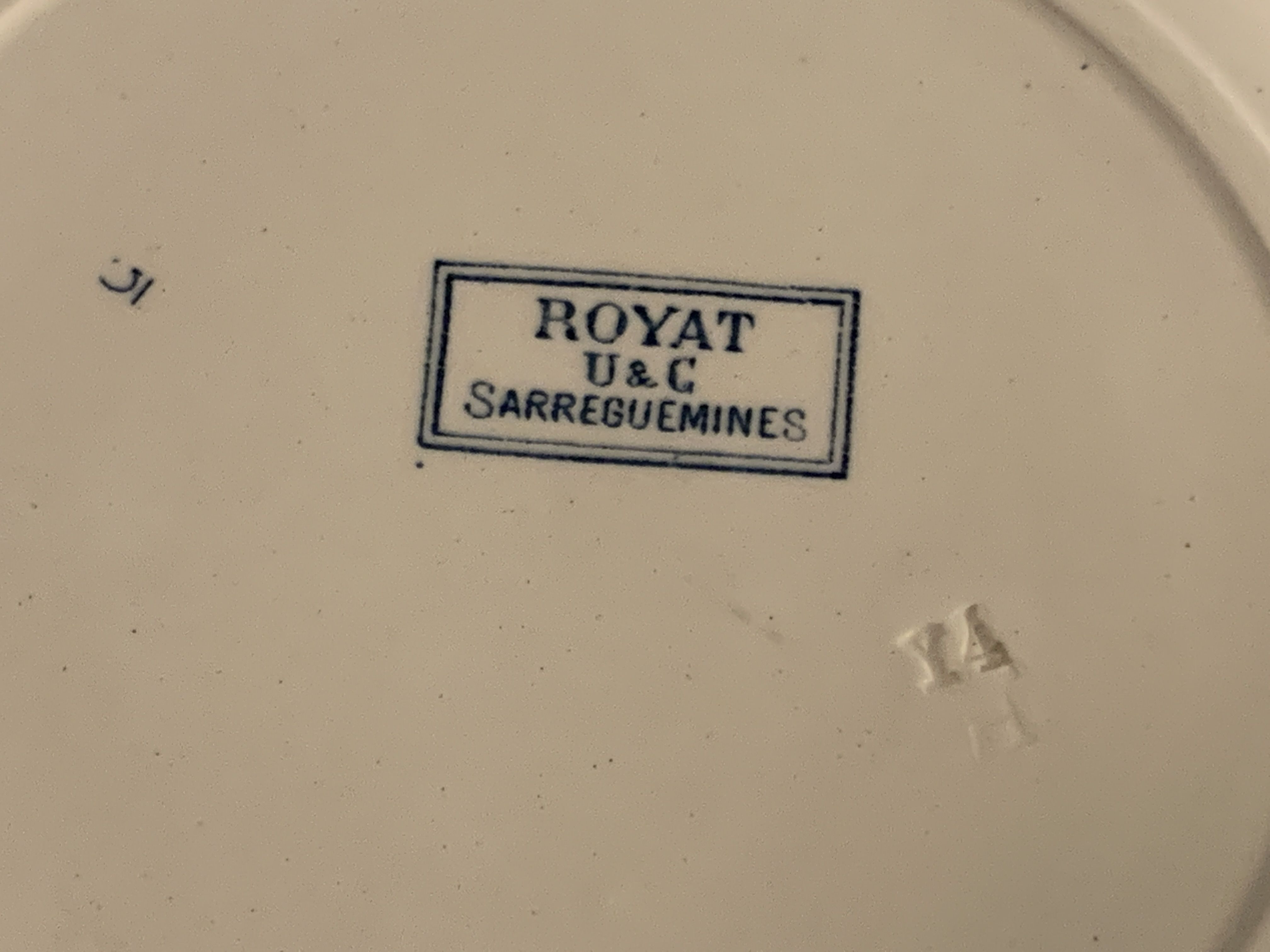 12 dessert plates and an art nouveau dish Royat de Sarreguemines