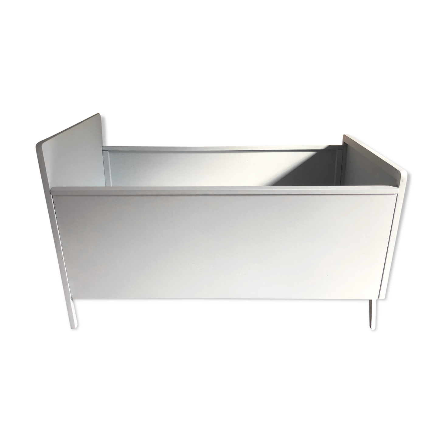 Children's bed from the 1950s