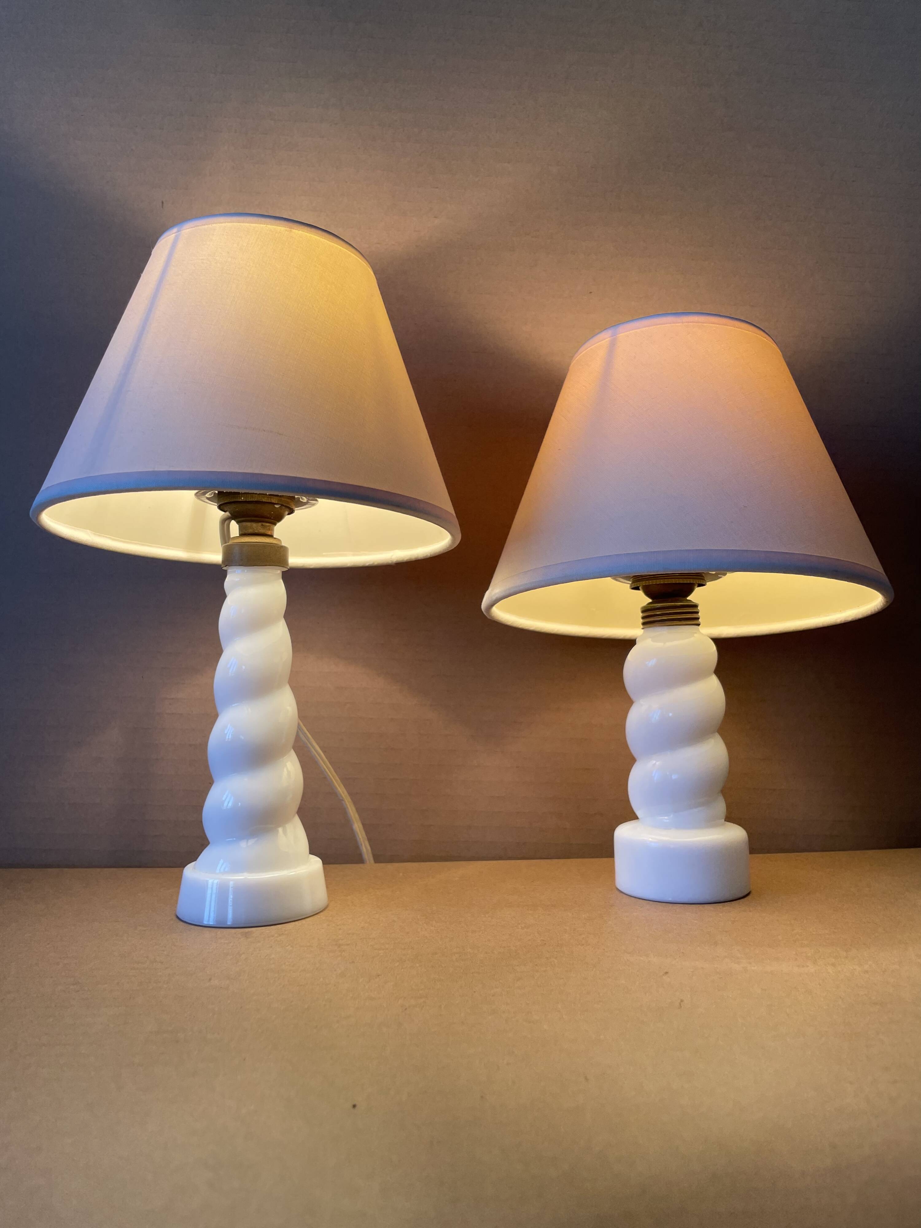 Set of 2 small old twisted opaline lamps